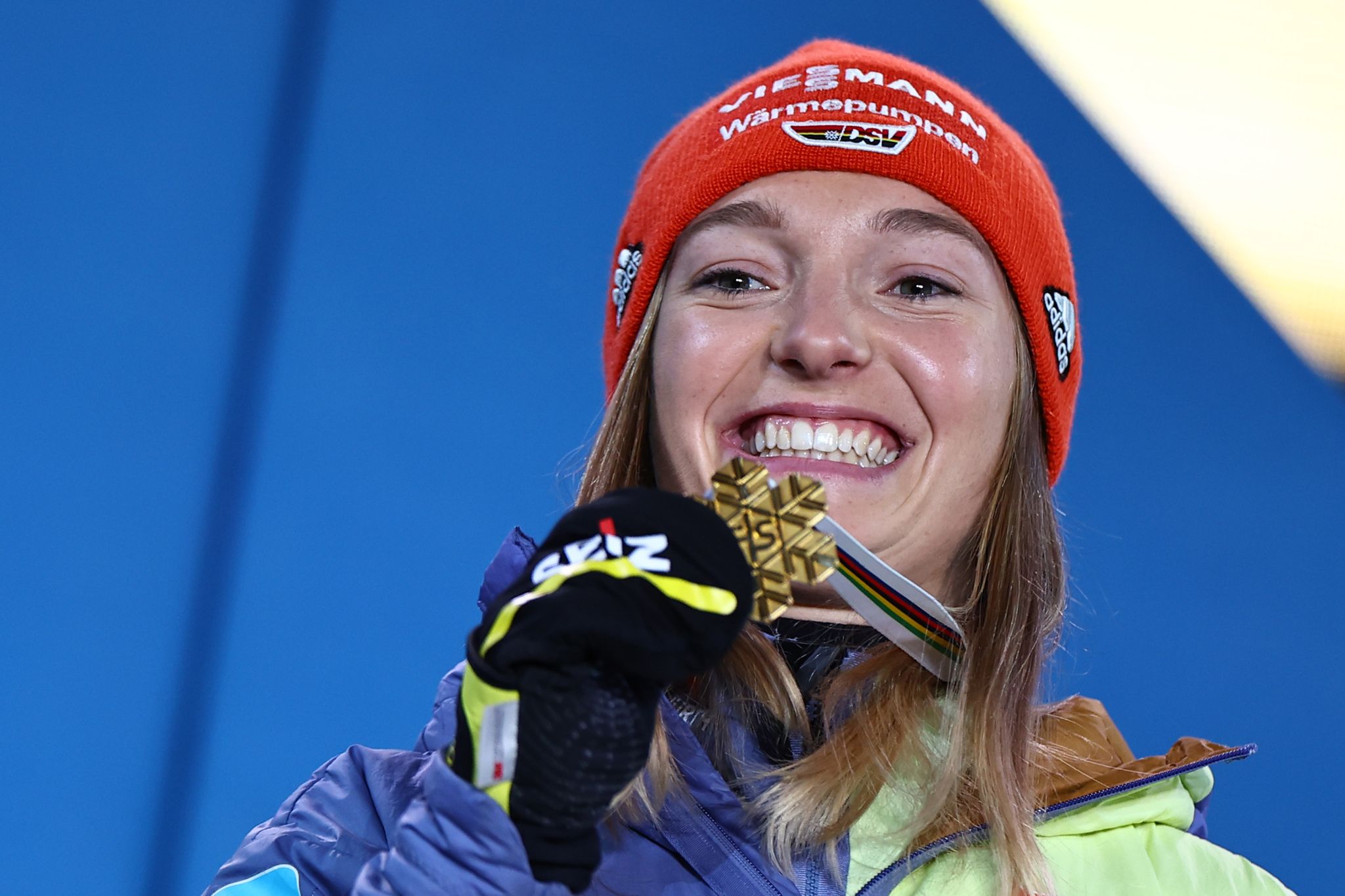 Mit Lockerheit und Fanbus: Party-Königin Althaus