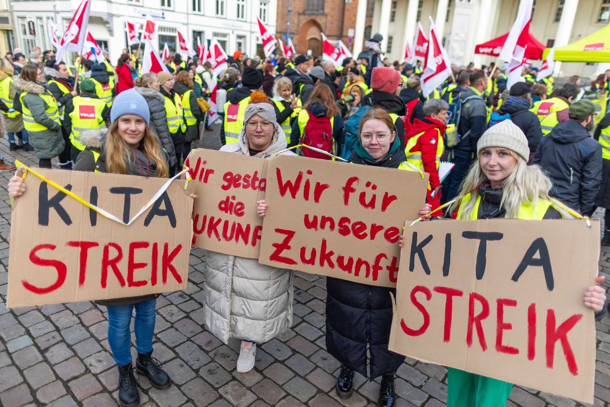 Tarifstreit: Gewerkschaften pochen auf Arbeitgeber-Angebot