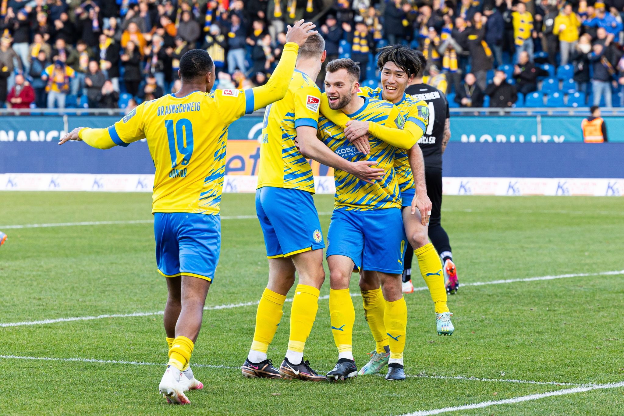 Kaiserslautern sorgt für Furore: Boyd führt Pfälzer zum Sieg