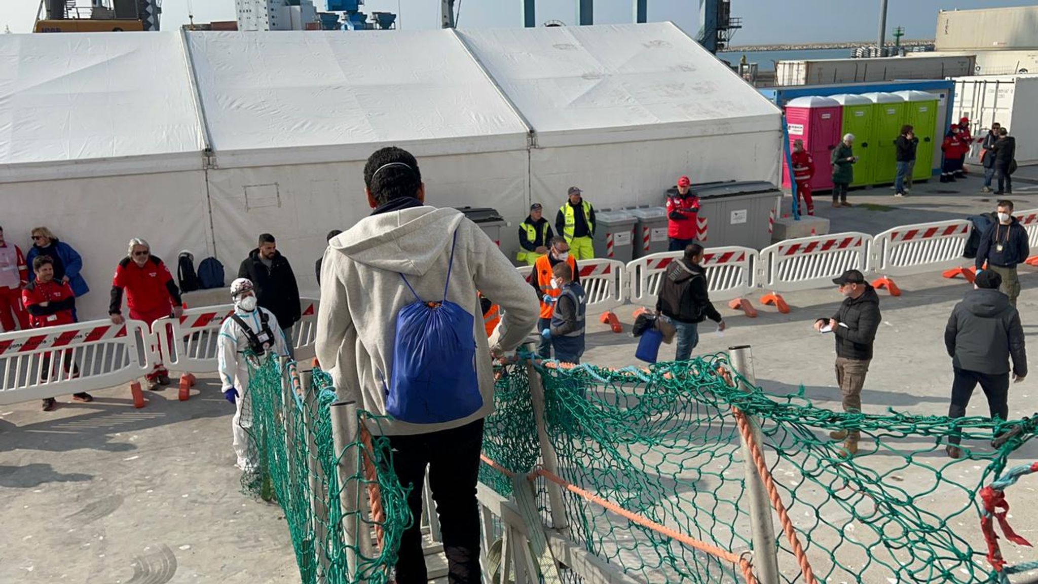 Nach Tagen auf See: 48 Bootsmigranten in Italien gerettet