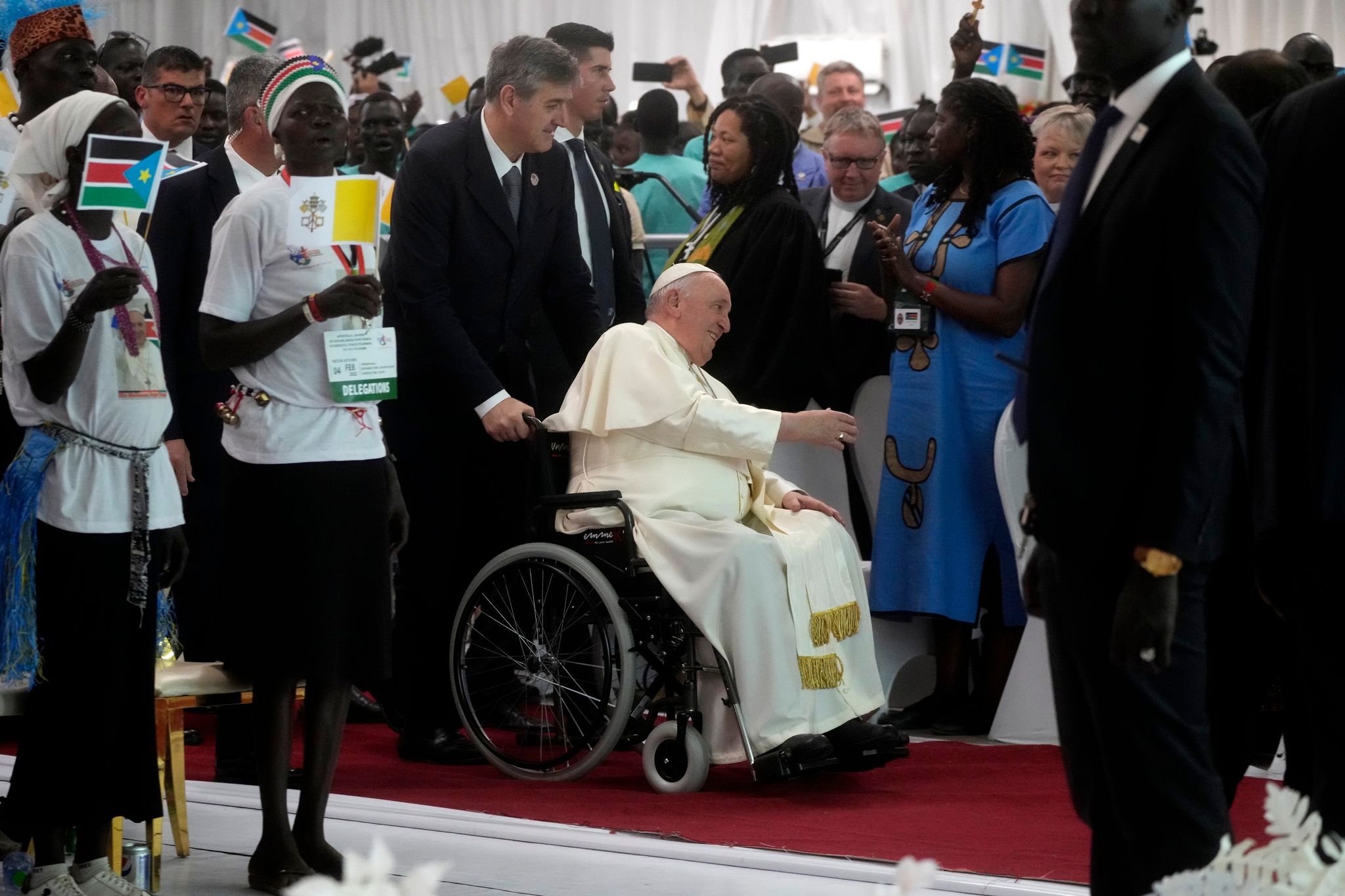 Papst trifft Flüchtlinge im Südsudan: «Leide mit euch»