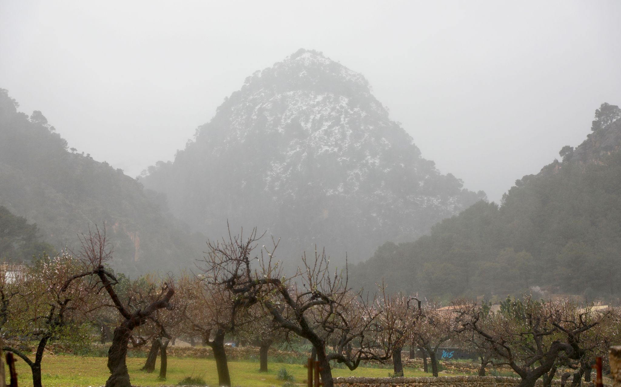 Mallorca unter Wasser – Sturmböen in Orkanstärke