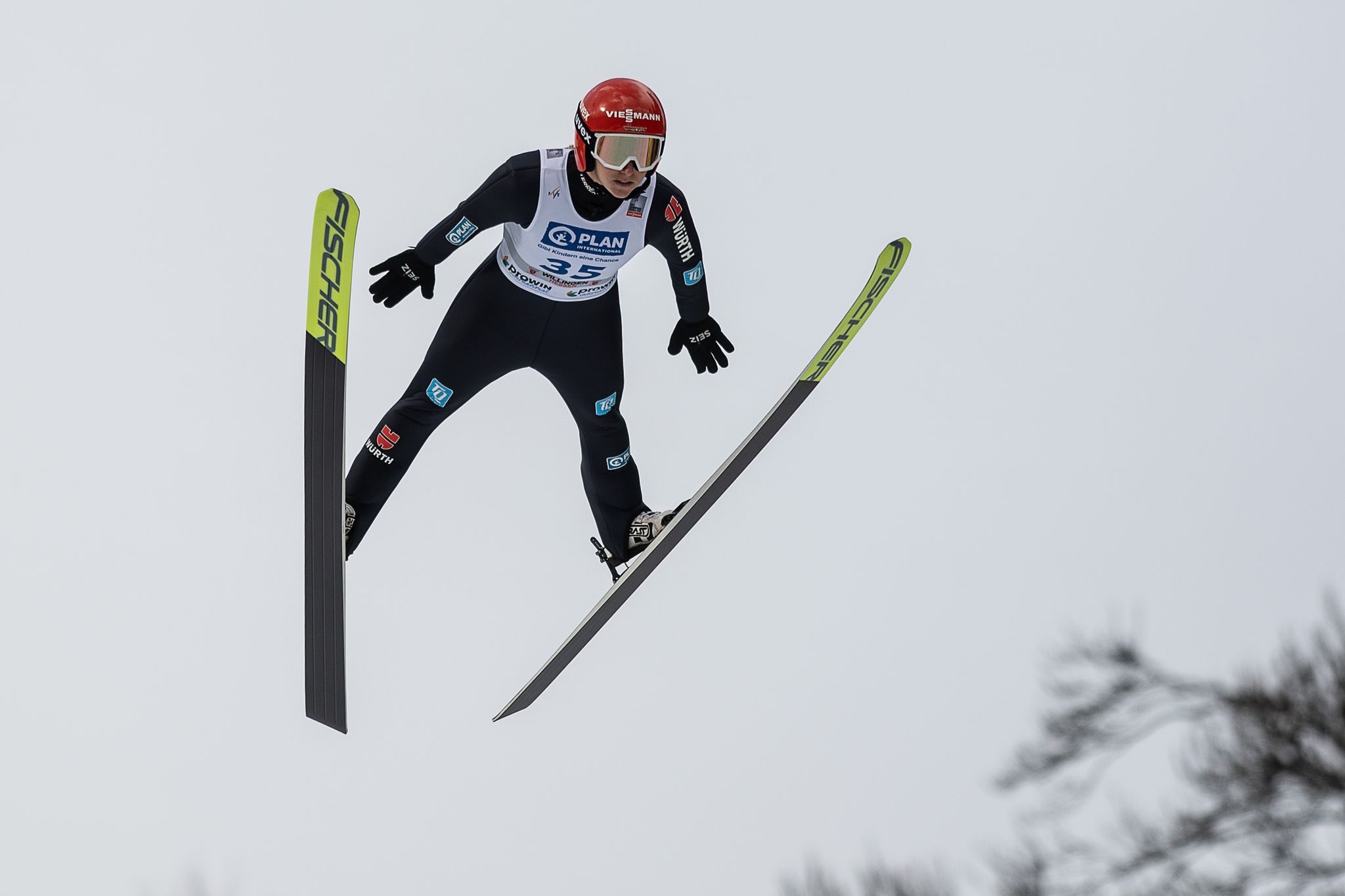 Knapp 150 Meter für den Sieg: Althaus jubelt in Willingen