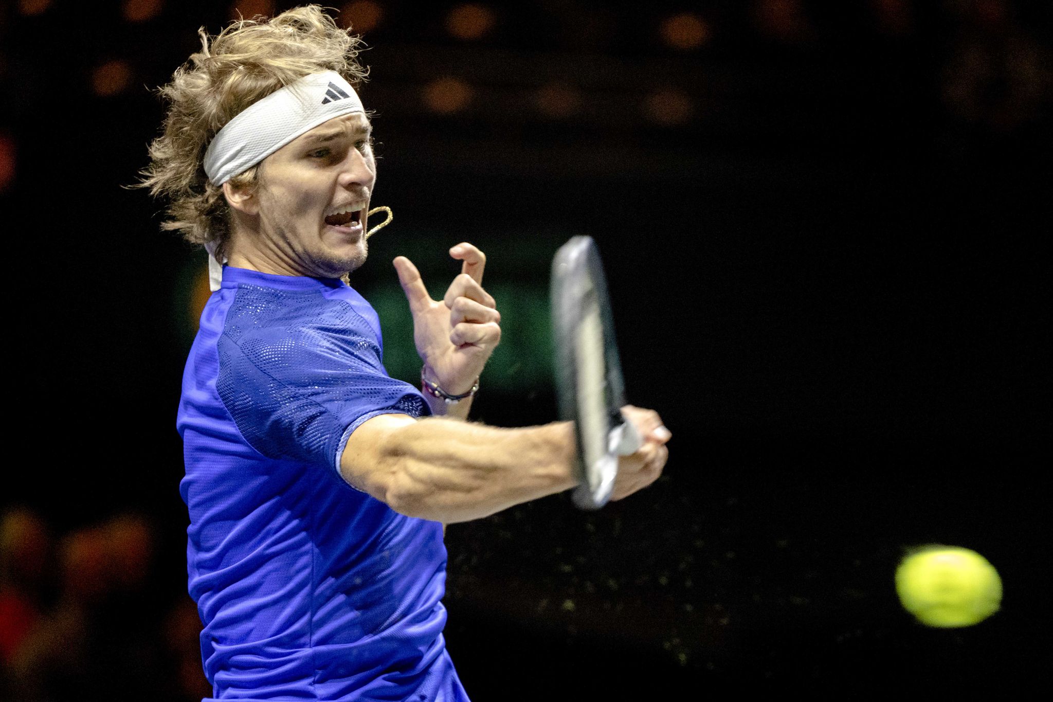 Zverev nach Kraftakt beim Turnier in Dubai weiter