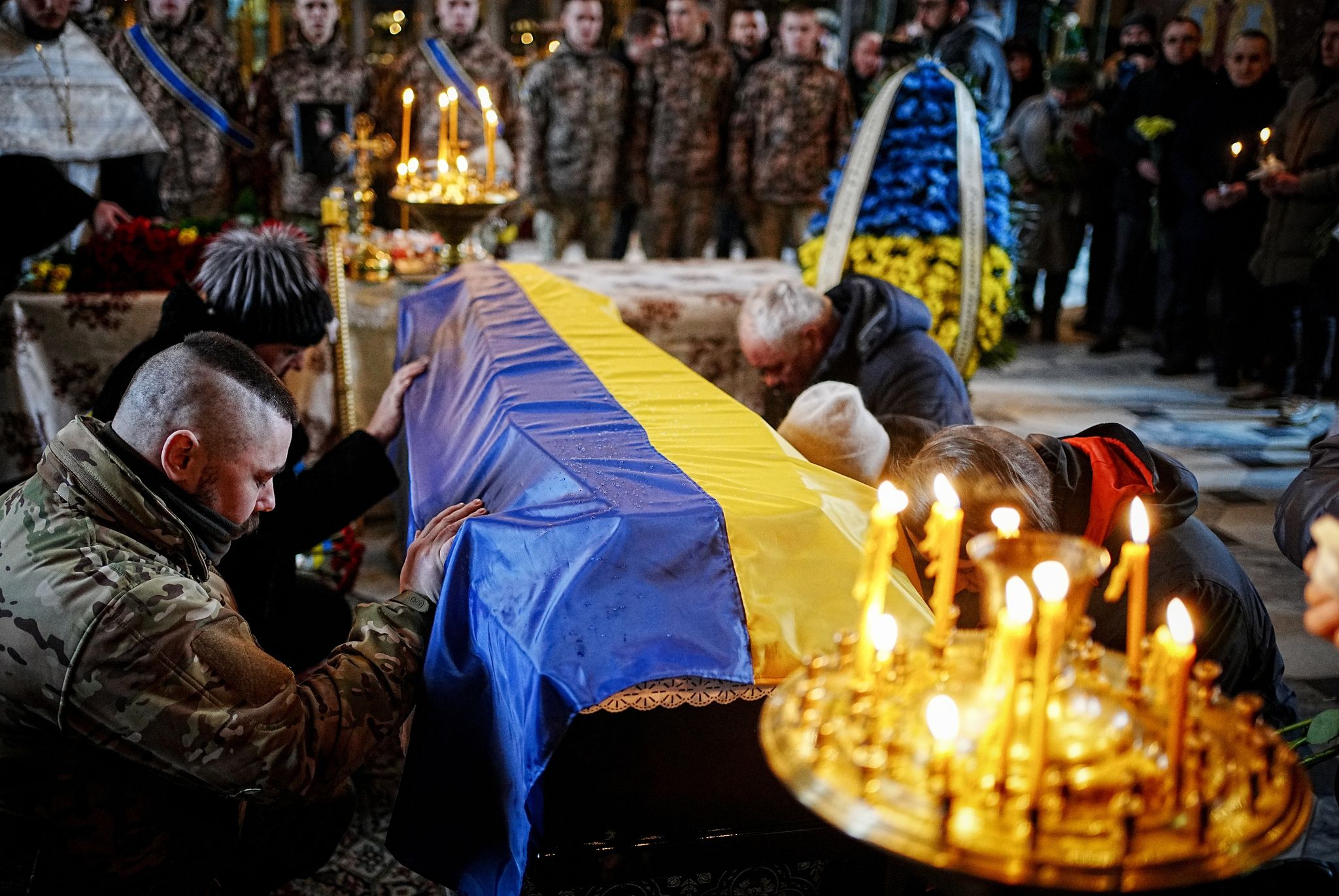 Trauer und Zuversicht in Kiew – Z-Symbole in Moskau