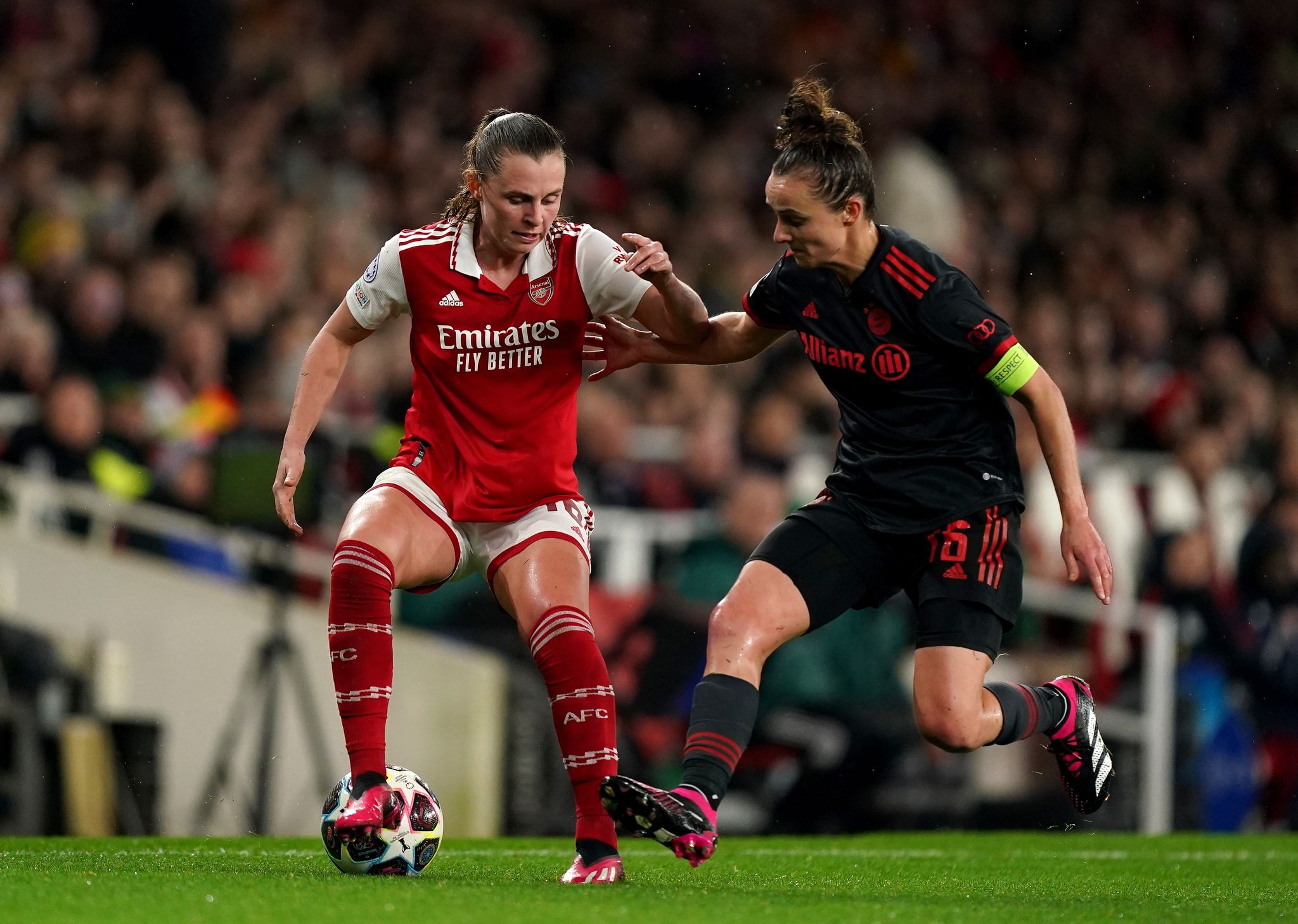 Magull hadert nach Bayern-Aus: 20 Minuten einfach gepennt