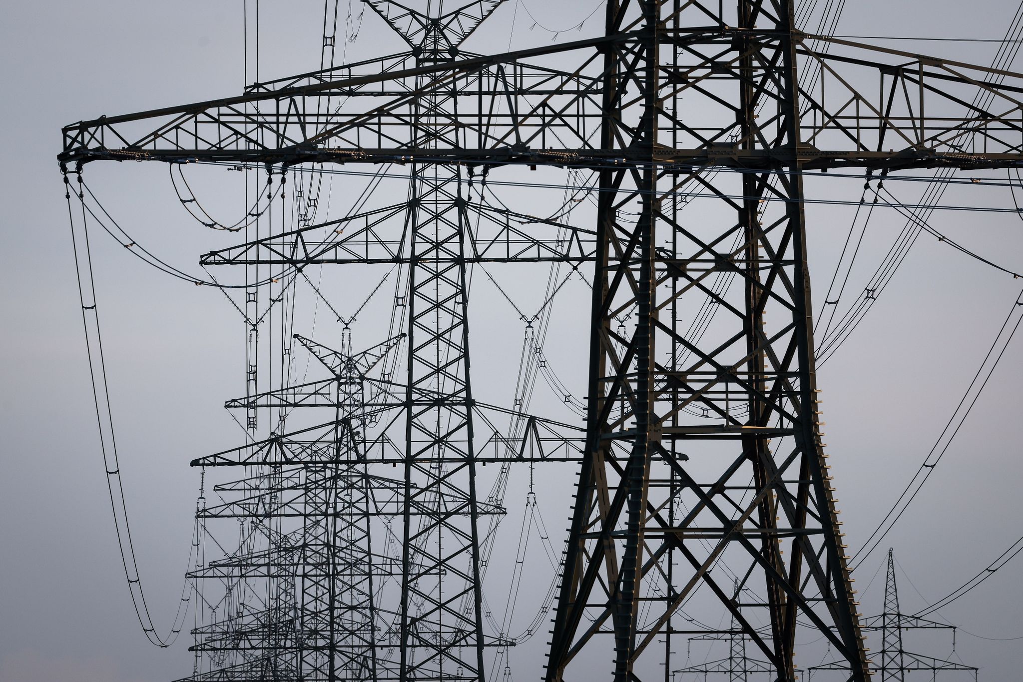 Mehr als zehntausend Kilometer neue Stromautobahnen nötig