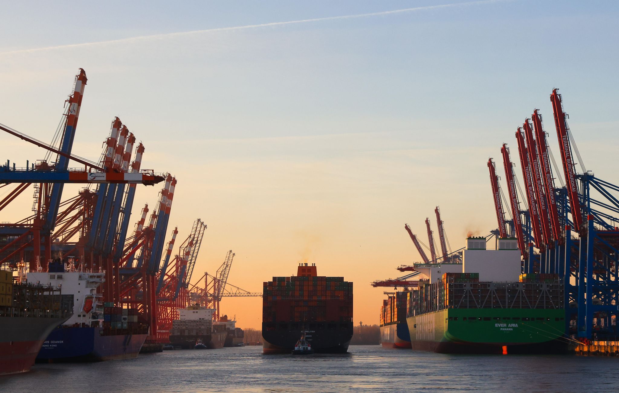 Warnstreiks: Hamburger Hafen für große Schiffe gesperrt
