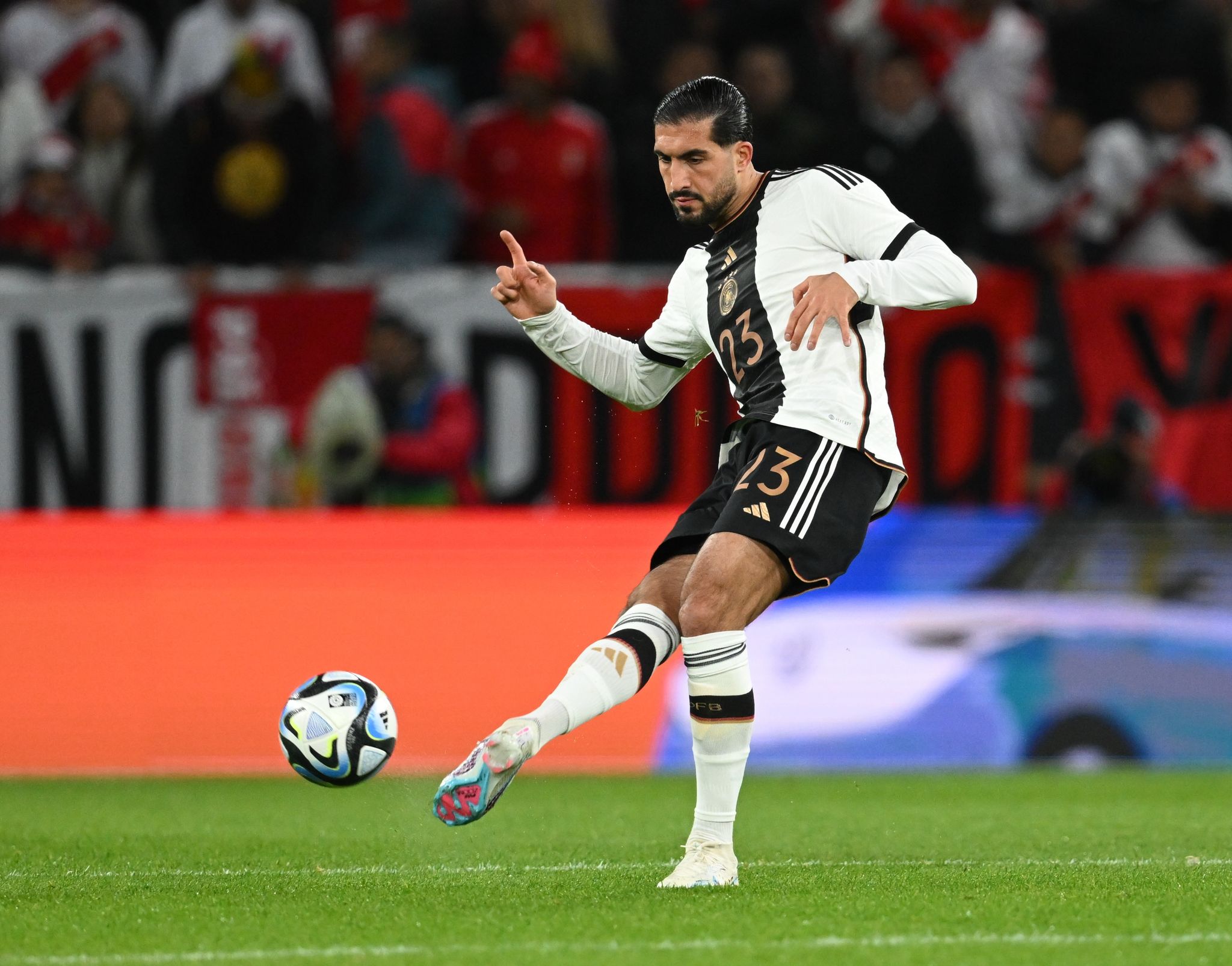 Gegen Belgien: Ein Kämpfer, Doppelspitze und zwei Jubilare