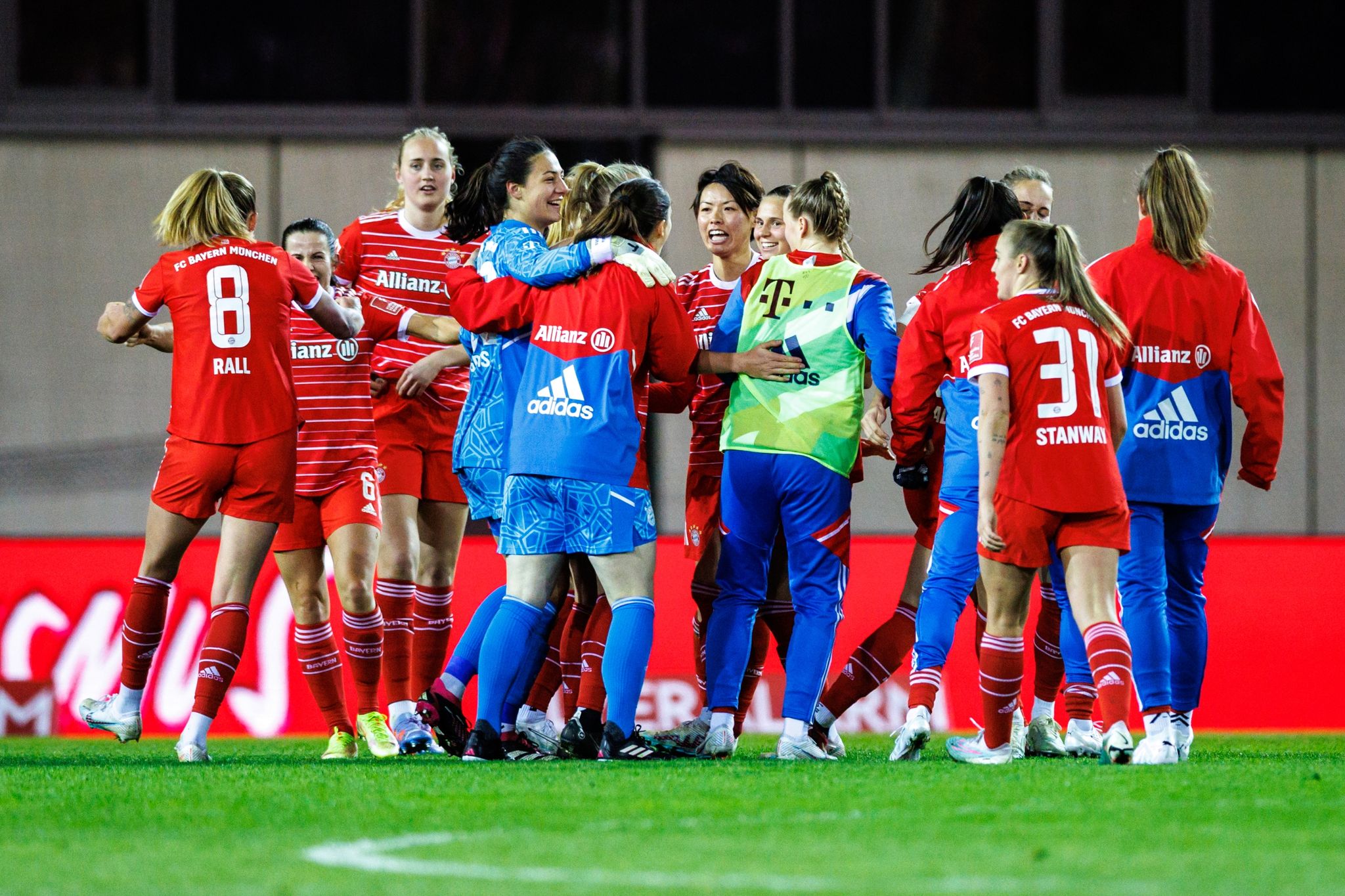 Fußballerinnen des FC Bayern träumen vom Titel