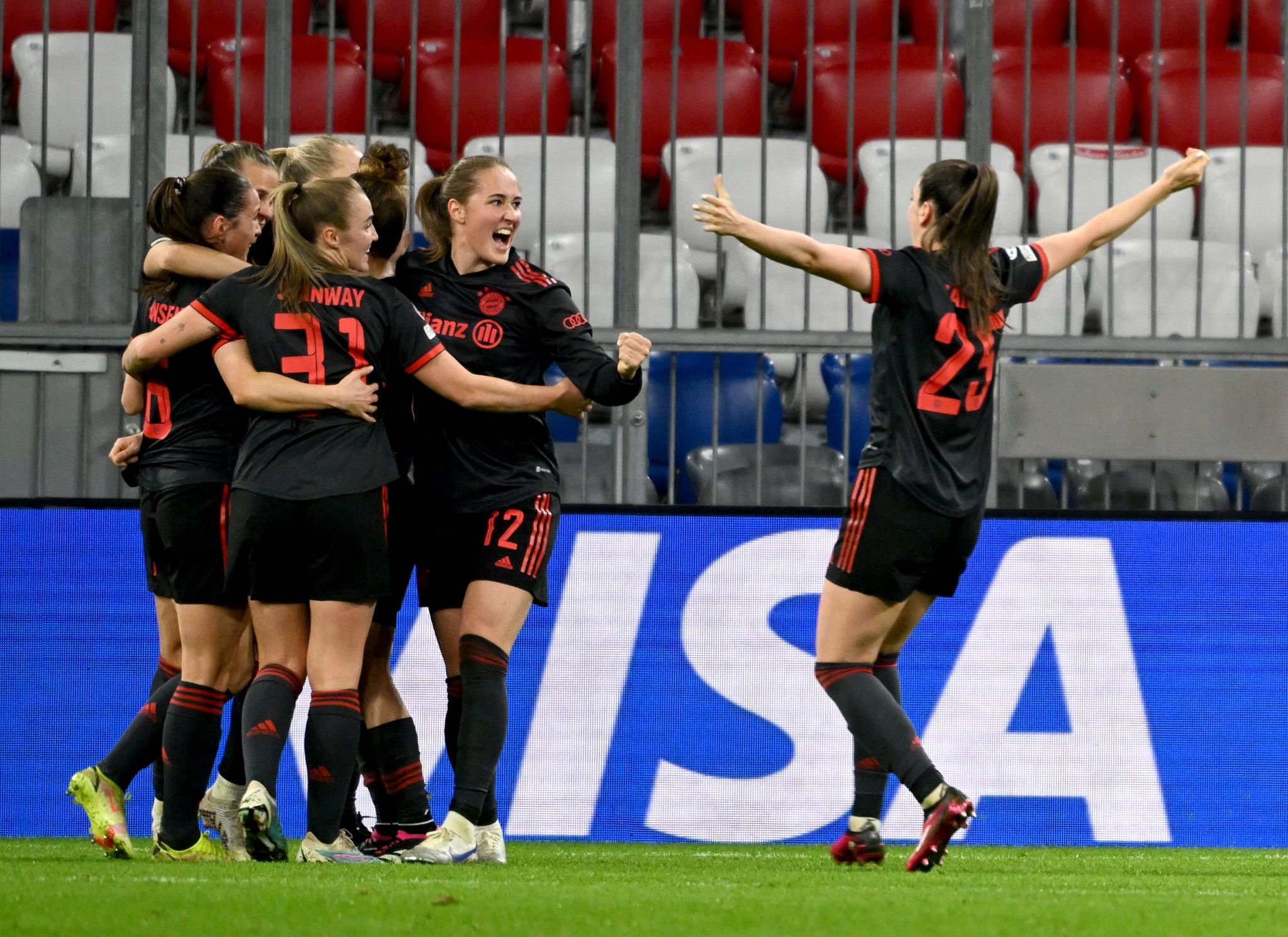 Bayern-Frauen gewinnen Viertelfinal-Hinspiel gegen Arsenal