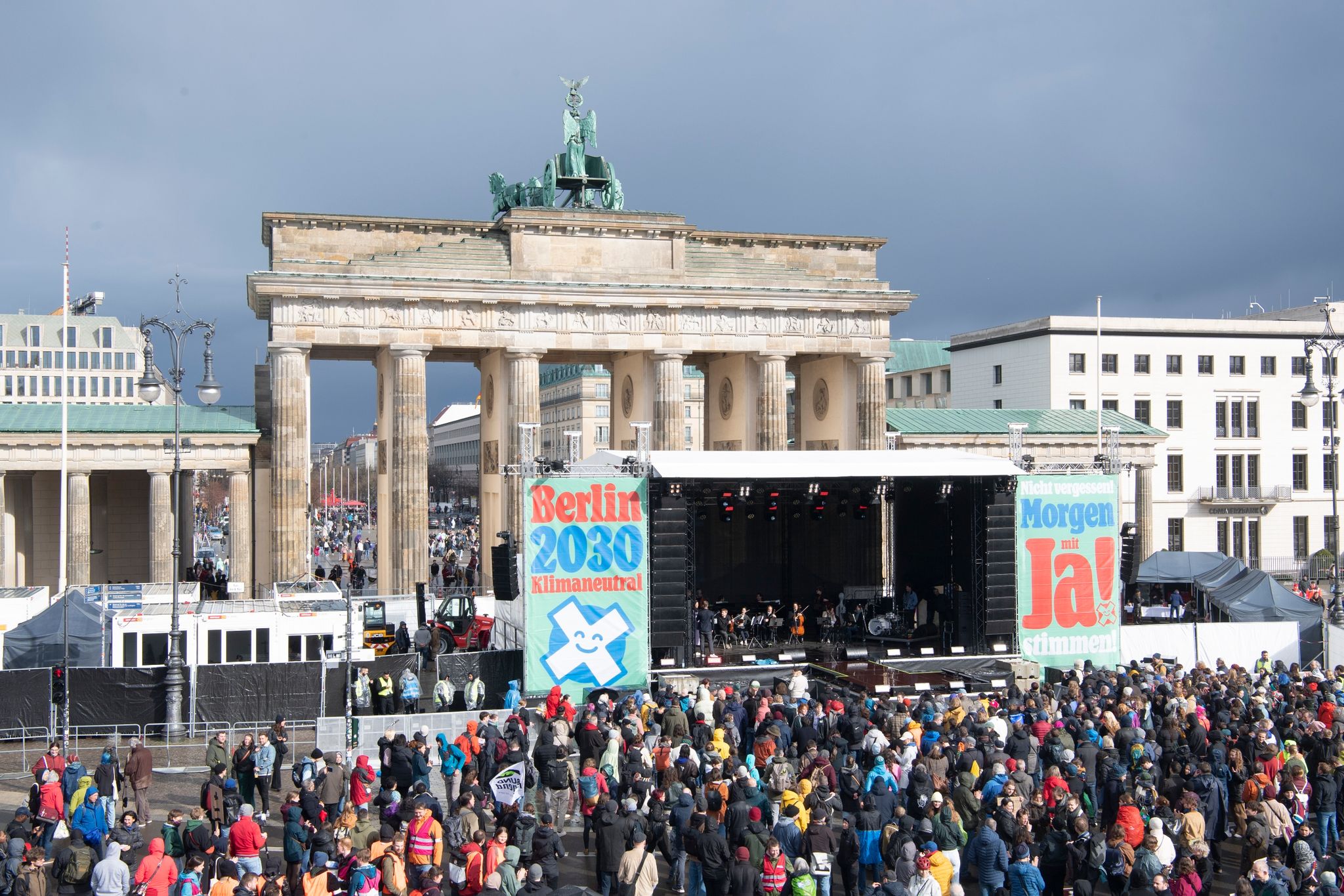 «Zeit läuft weg» – Demo-Konzert zum Klima-Volksentscheid