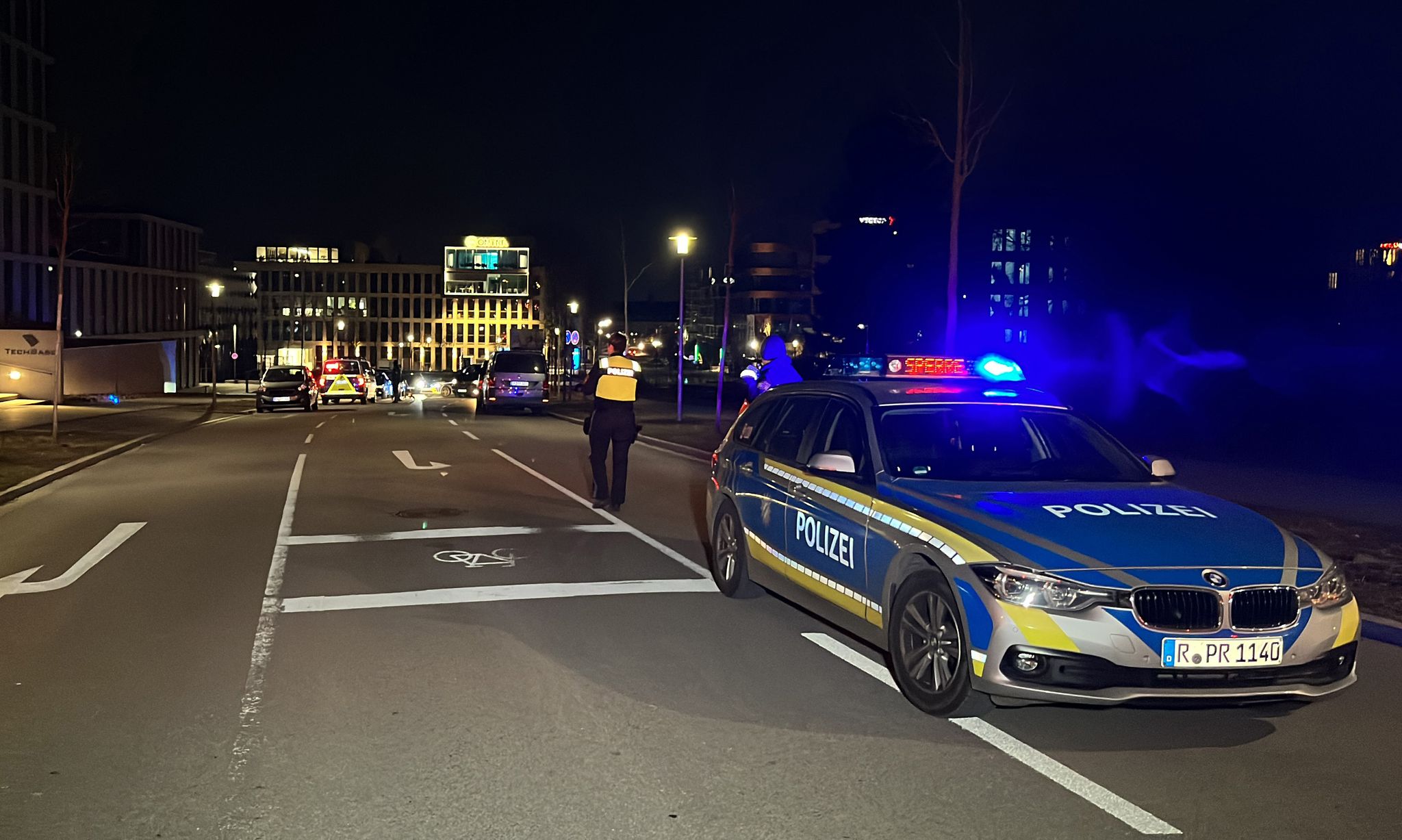 Polizei-Schüsse auf Reifen: Raser löst Großeinsatz aus