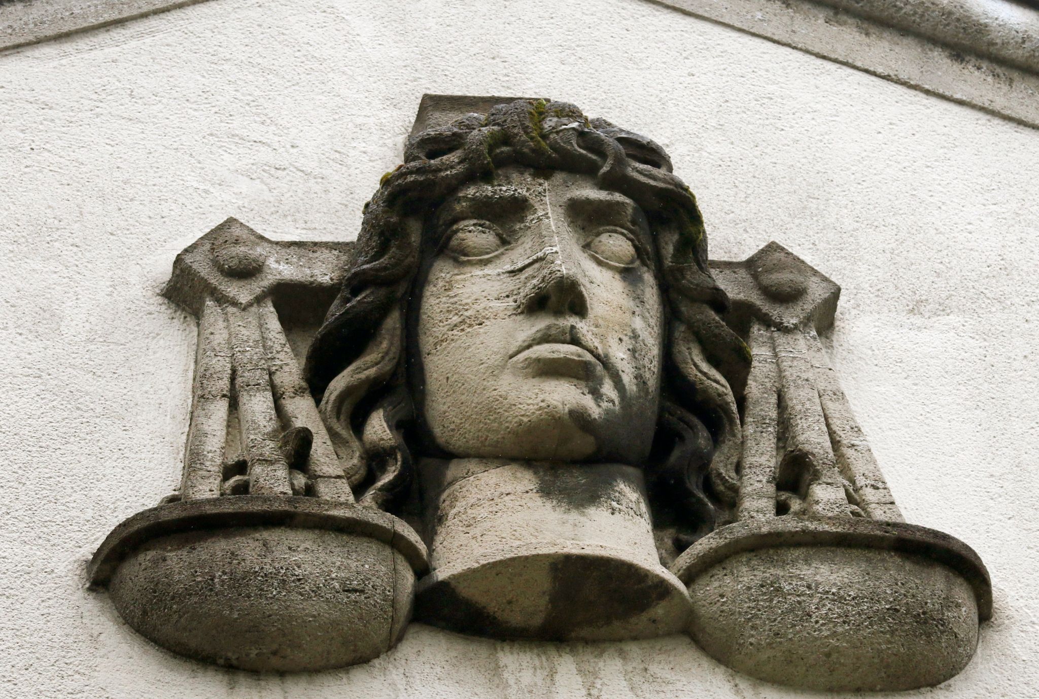 Messerattacke im Klassenraum – 14-Jährige vor Gericht