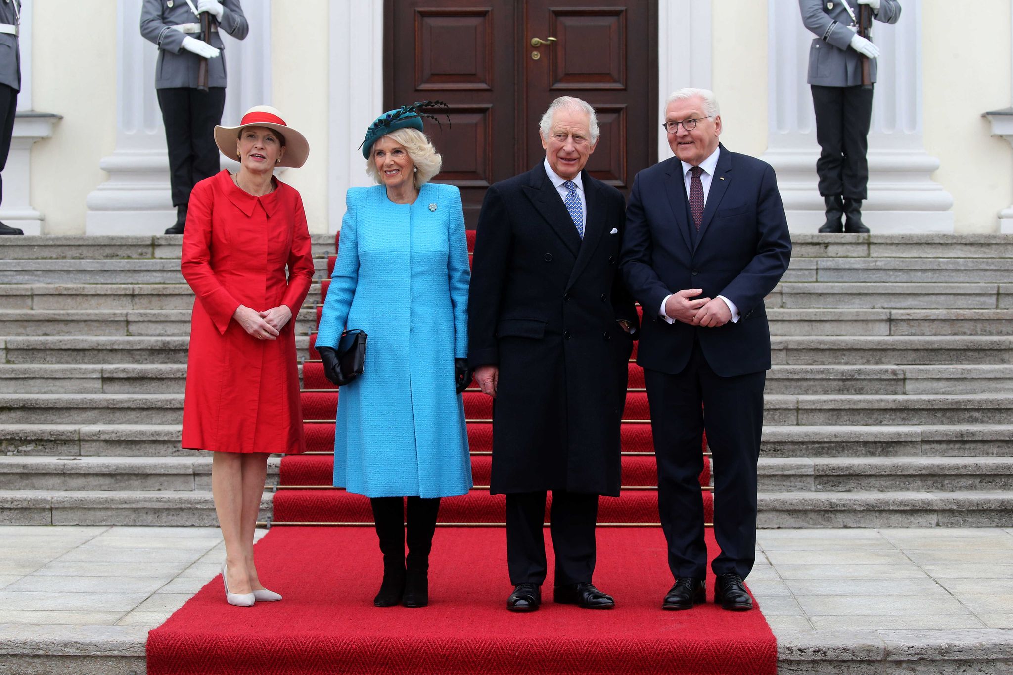 Hamburg bereitet Charles und Camilla jubelnden Empfang