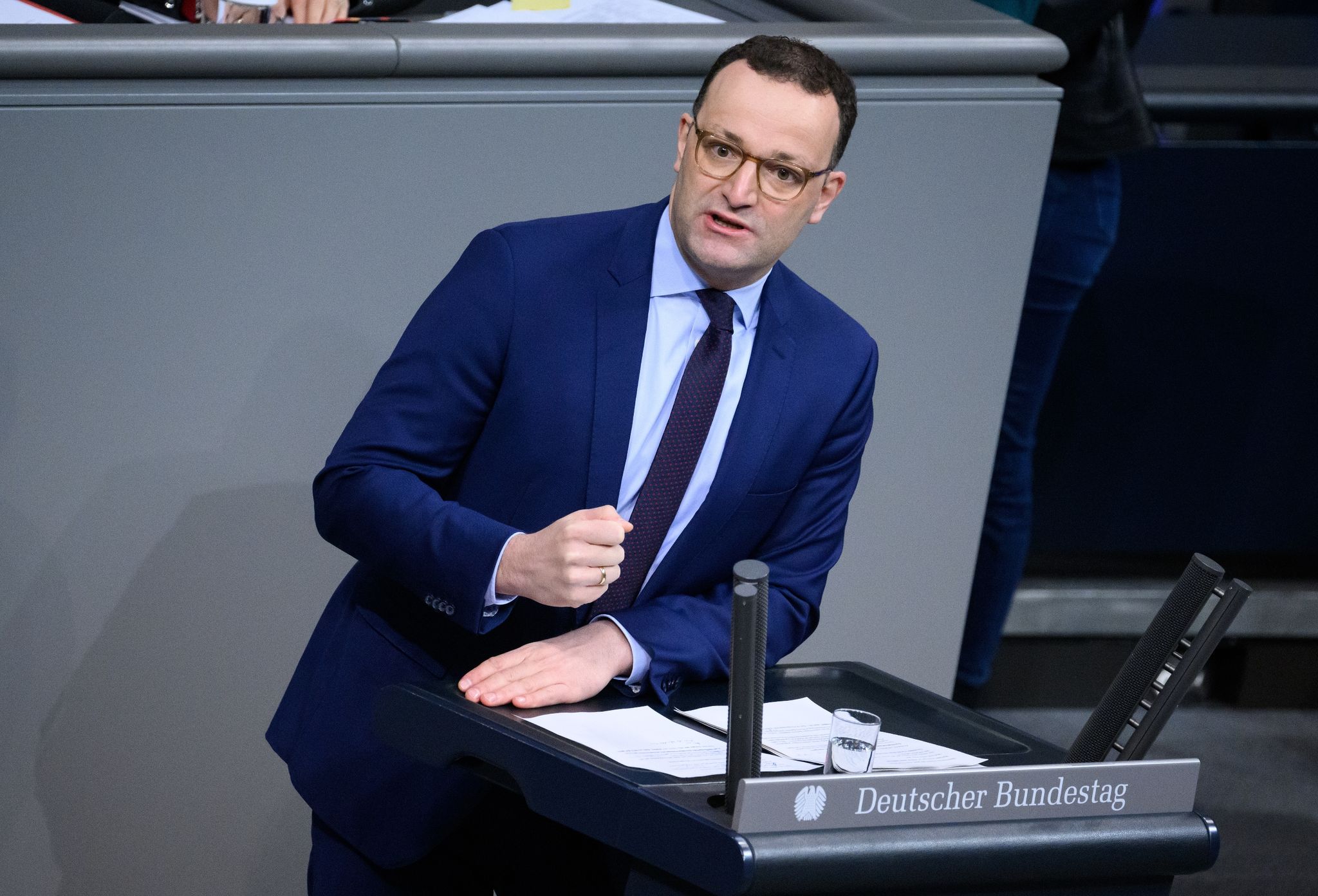 Spahn fordert jährliche Prüfung der Abhängigkeit von China
