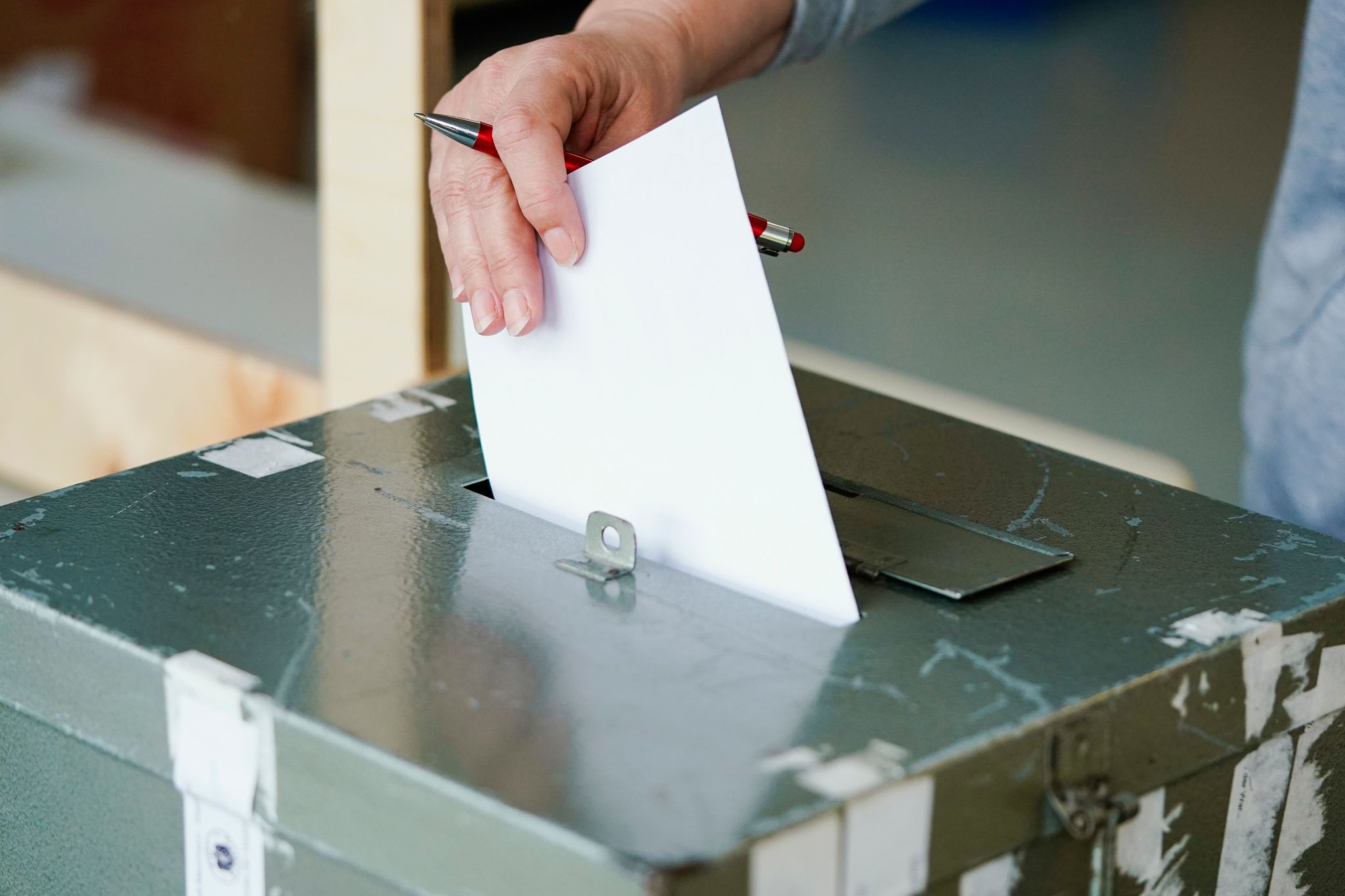 Baustelle Wahlrecht: Karlsruhe überprüft schwarz-rote Reform