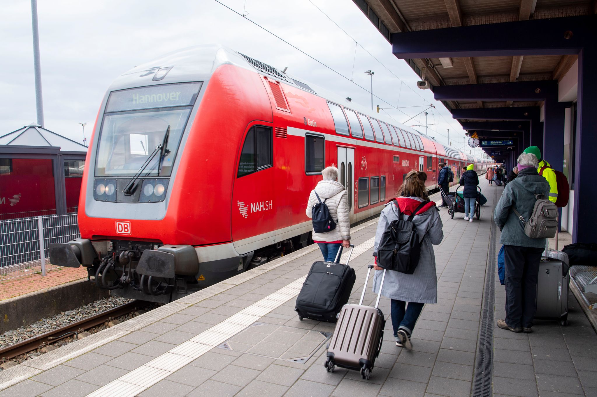 49-Euro-Ticket, Mindestlohn: Das ändert sich im Mai