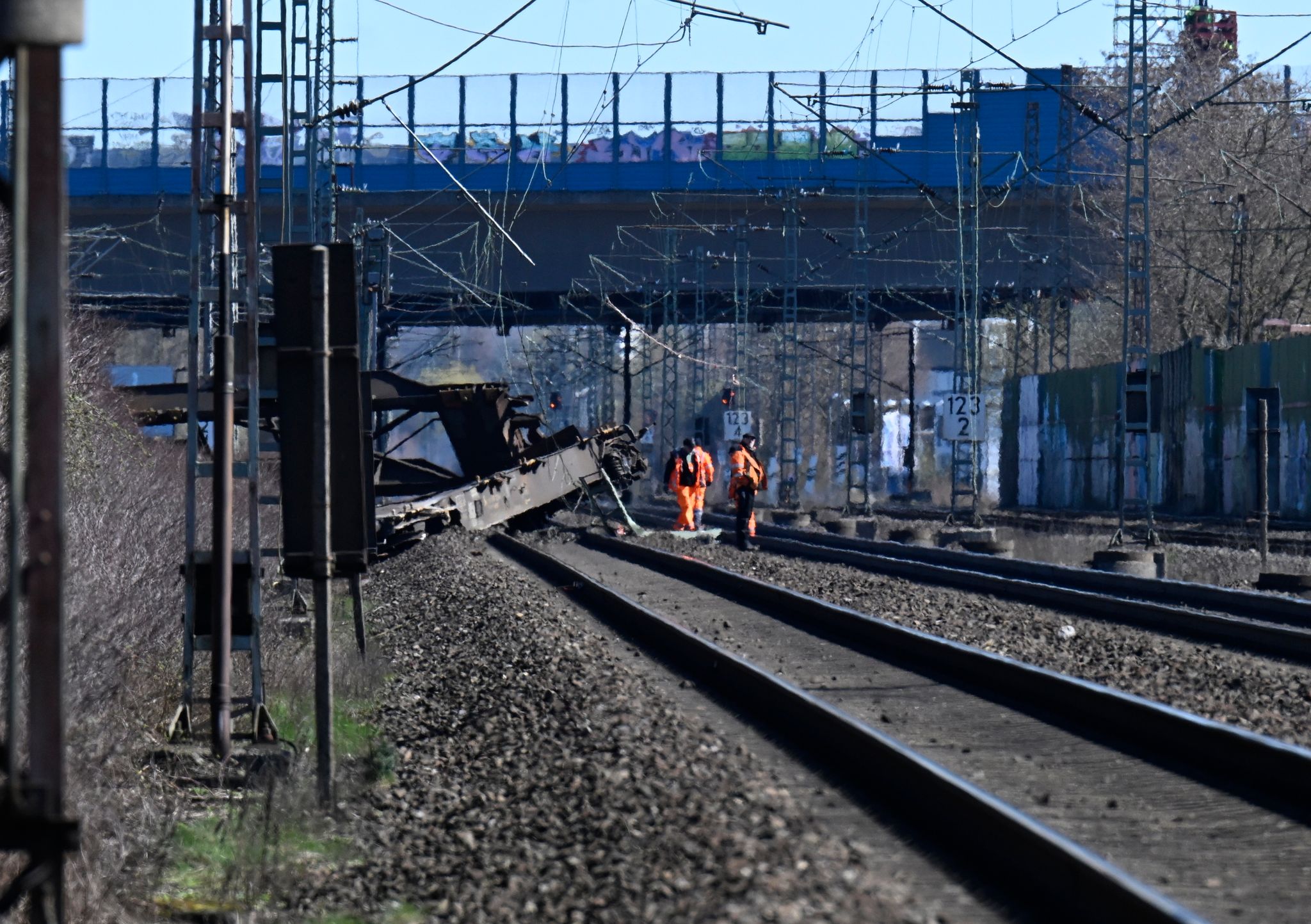 Zwei wichtige Bahnstrecken gesperrt – weite Umleitungen