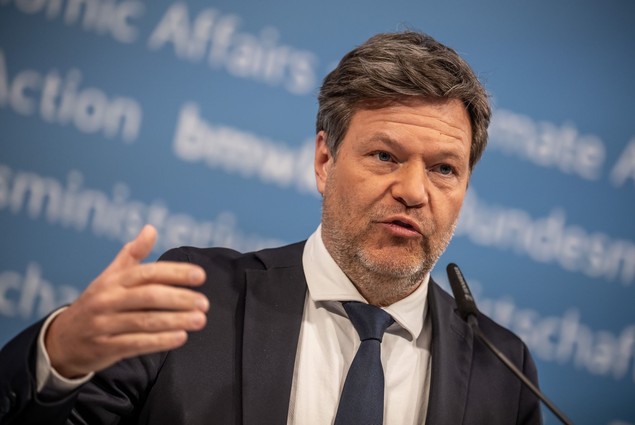 Habeck: Tricksereien bei Russland-Sanktionen unterbinden