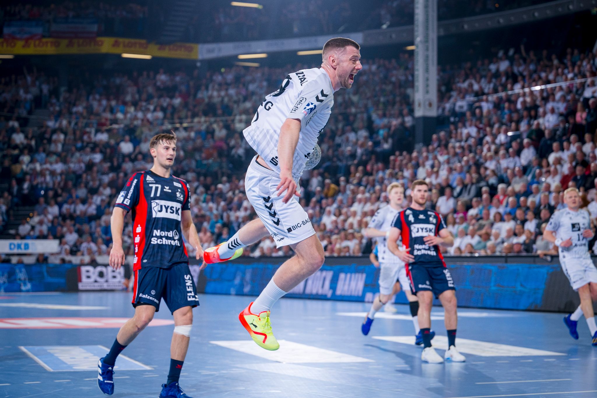 Handball-Titelkampf spitzt sich zu: Trio darf träumen