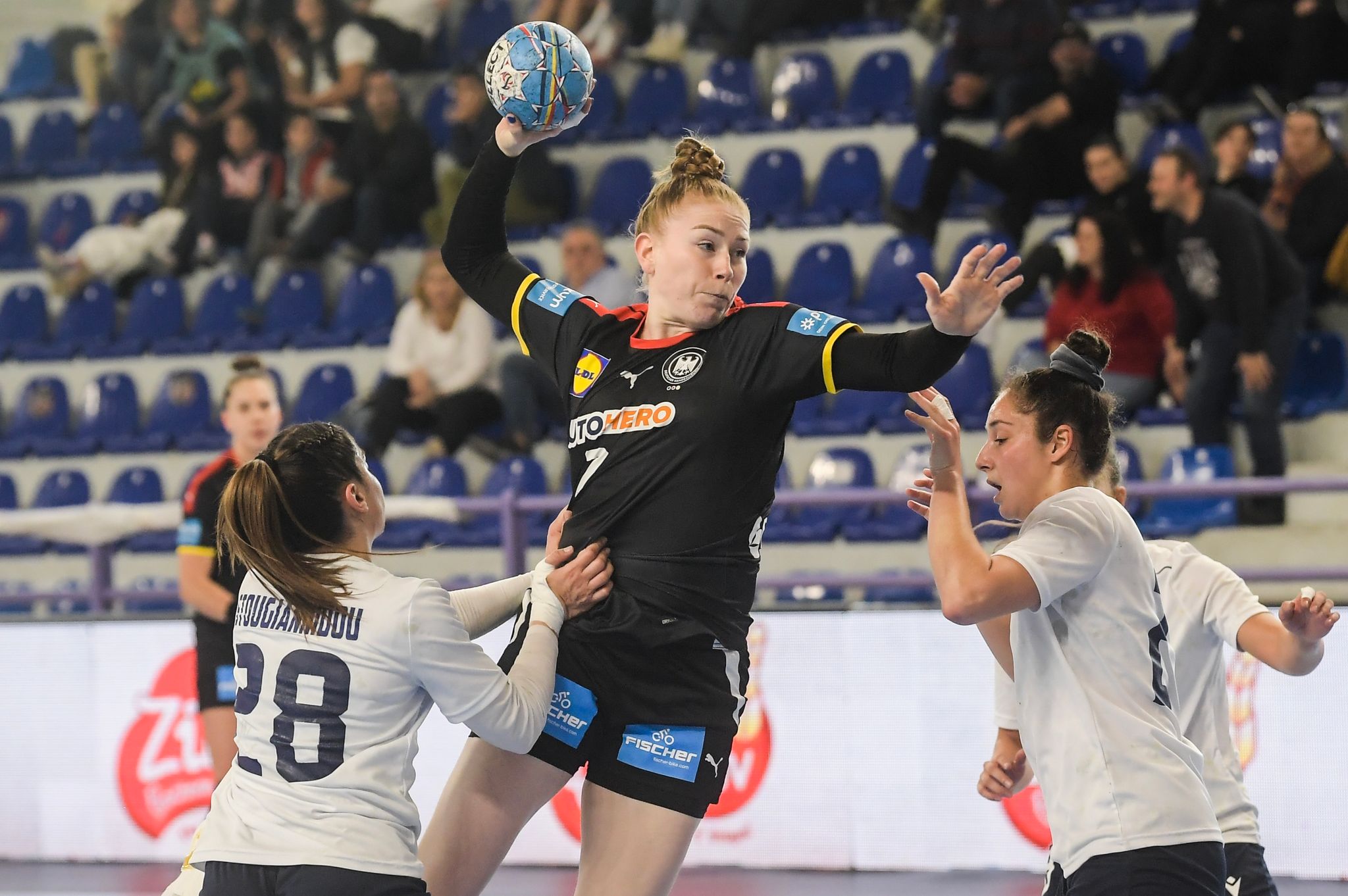 Handballerinnen lösen mit Kantersieg das WM-Ticket