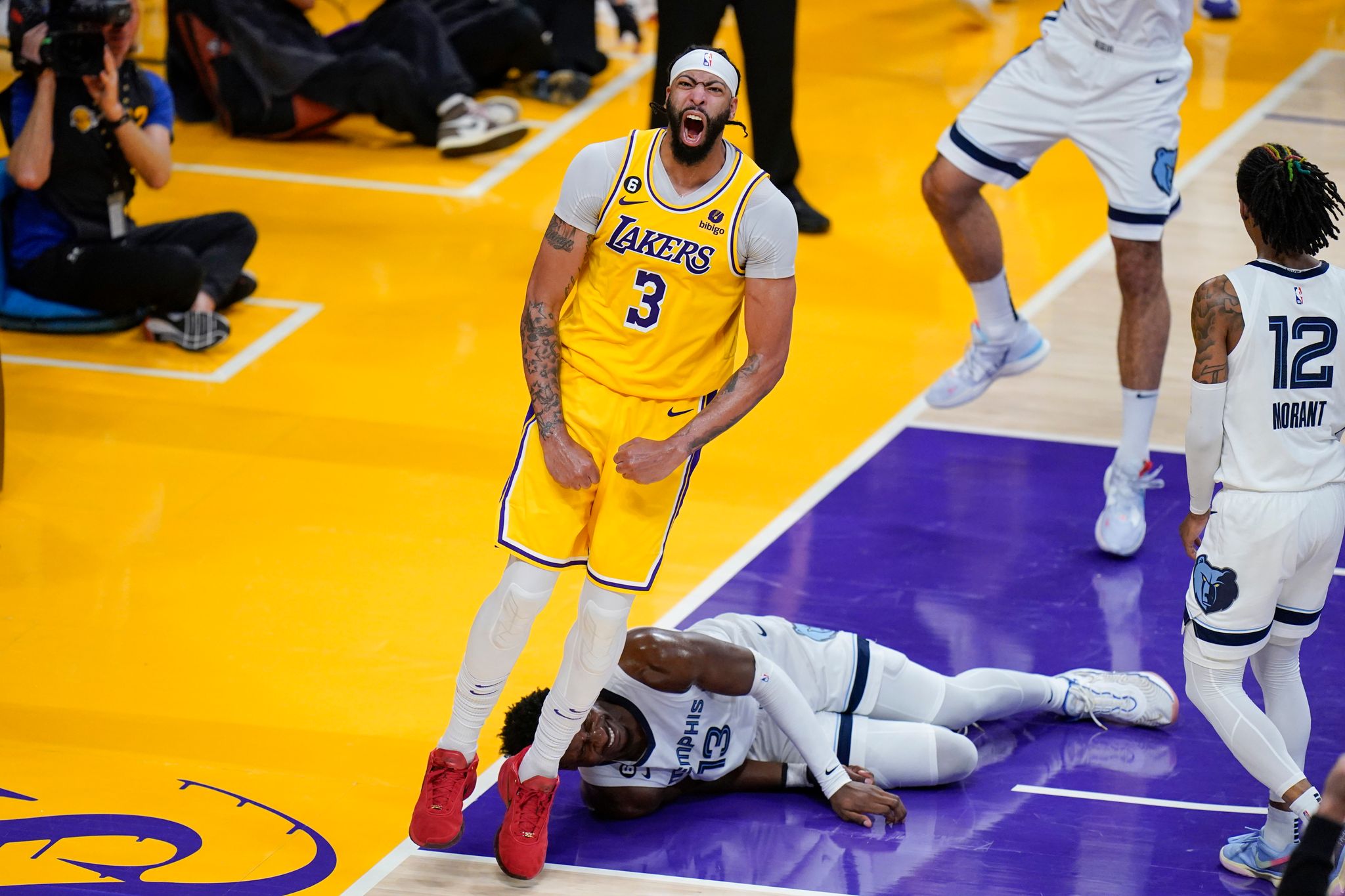 NBA: Lakers überrollen Grizzlies und erreichen zweite Runde