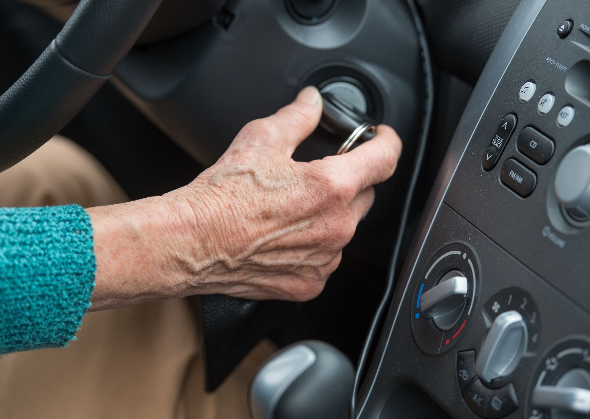 Altersschwache Autofahrer im Visier: Debatte über «Führerschein-TÜV»