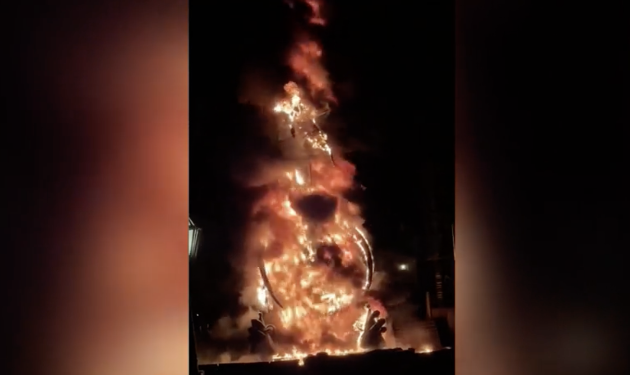 Feuer im Freizeitpark Disneyland ausgebrochen