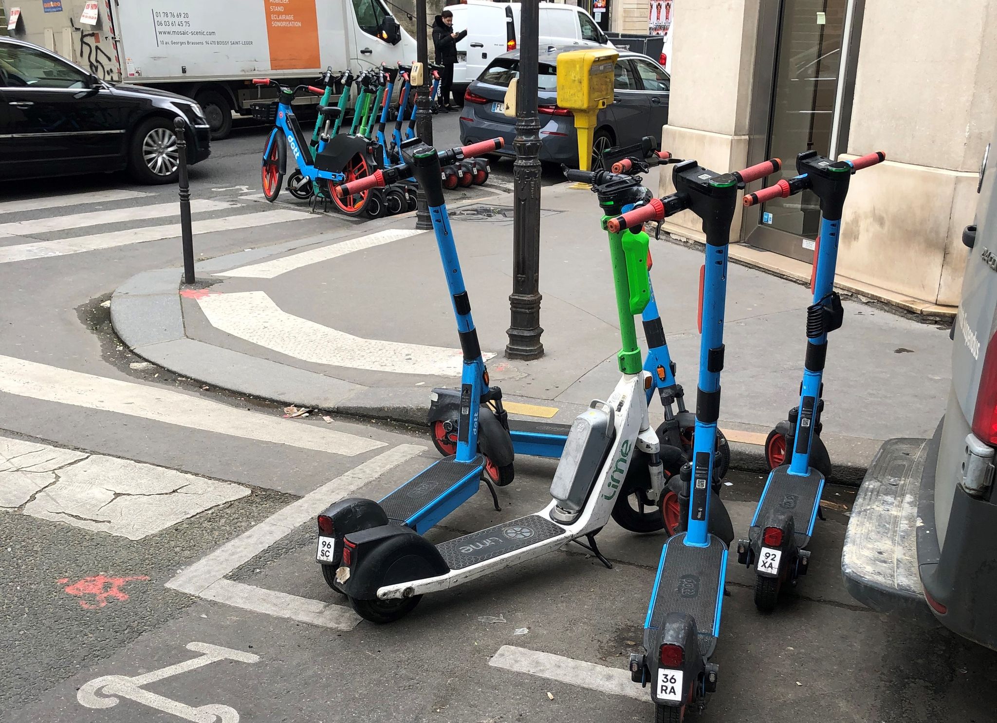 Pariser stimmen über Zukunft der E-Scooter ab
