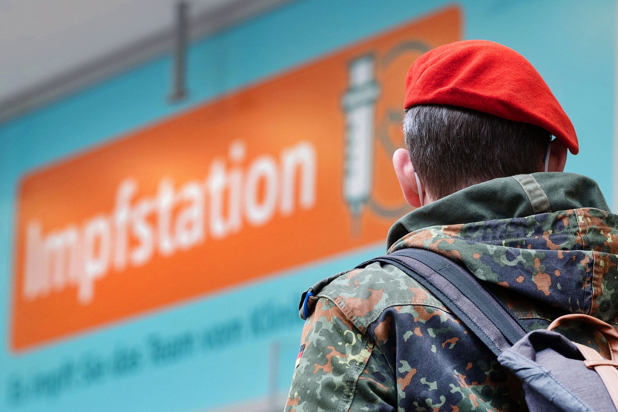 Linke und AfD: Corona-Impfpflicht für Soldaten aufheben