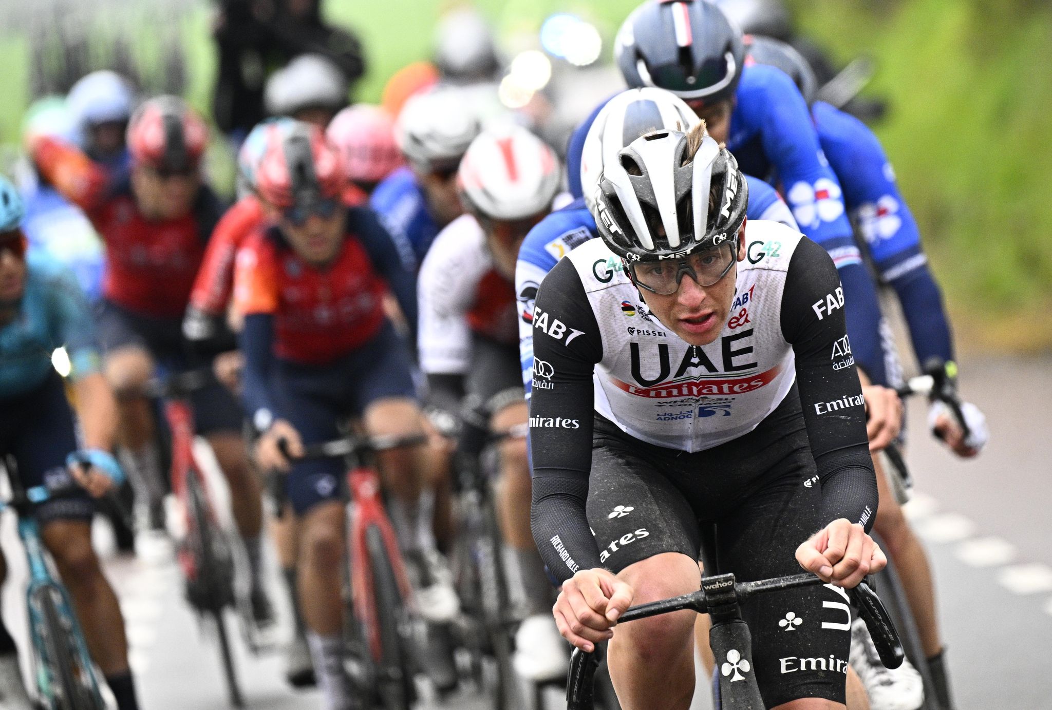 Pogacar spielt mit Konkurrenz – Sieg beim Amstel Gold Race