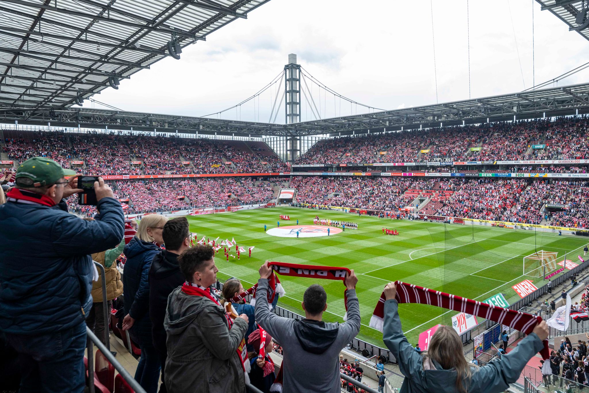 38.365 in Köln: Zuschauerrekord in der Frauen-Bundesliga
