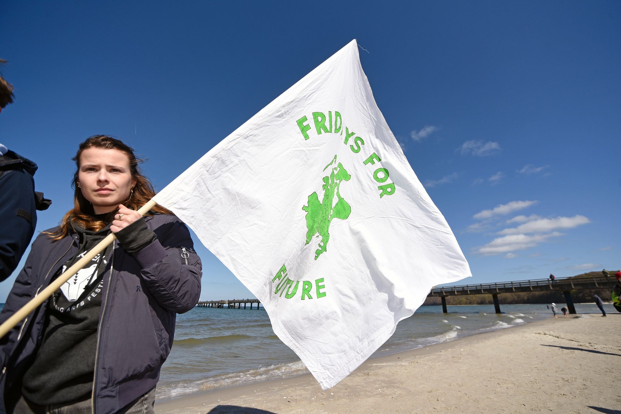Demonstration auf Rügen gegen LNG – Luisa Neubauer dabei