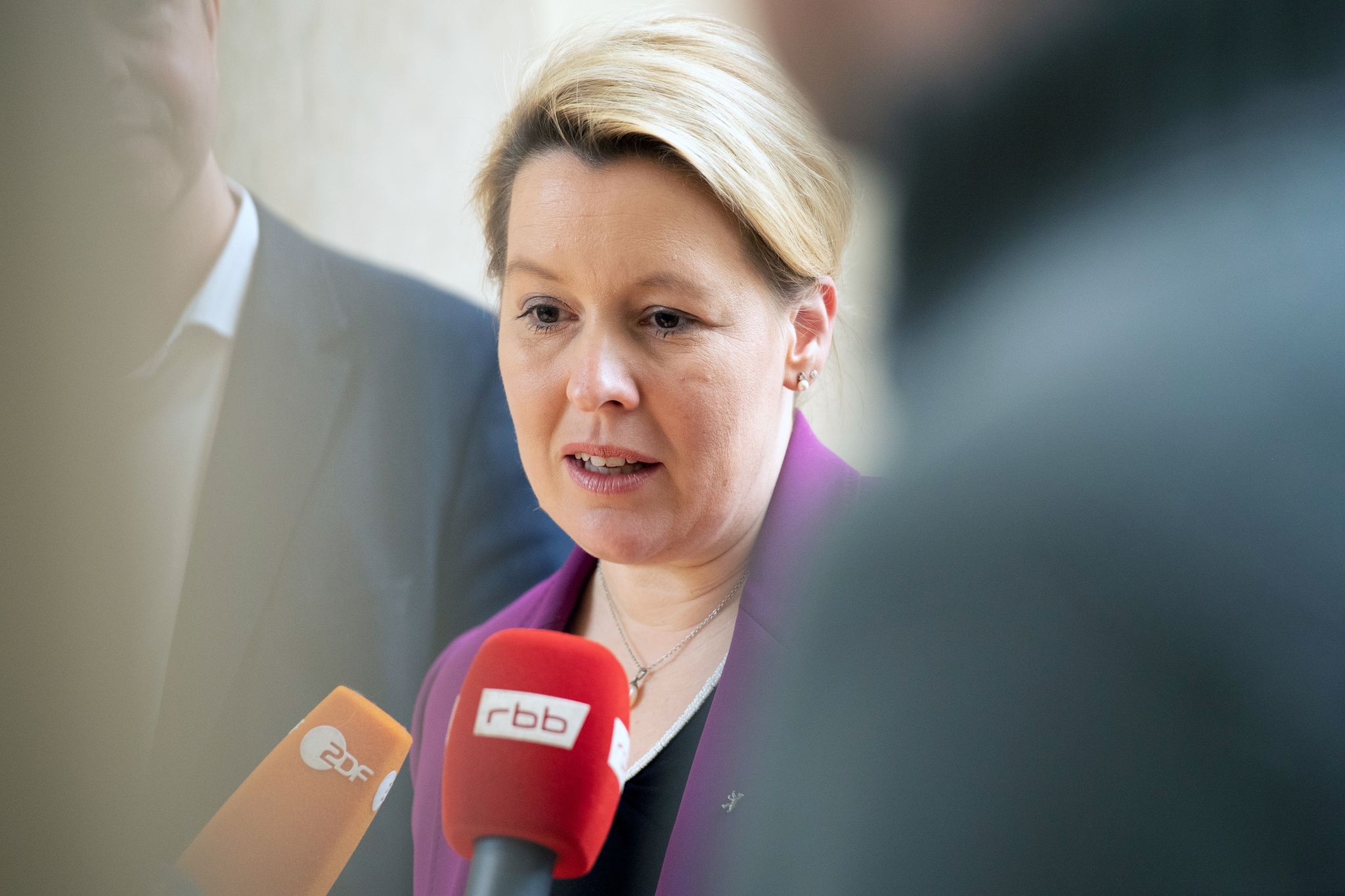 Giffey: Mehr als Frau diskriminiert denn als Ostdeutsche