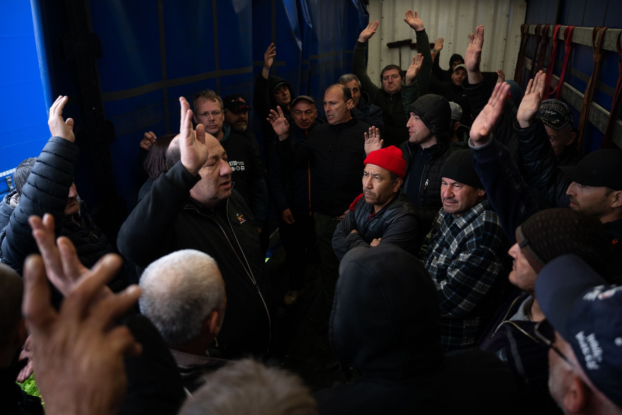 Vertrag ist Vertrag: Streikende Fahrer wollen mehr Geld