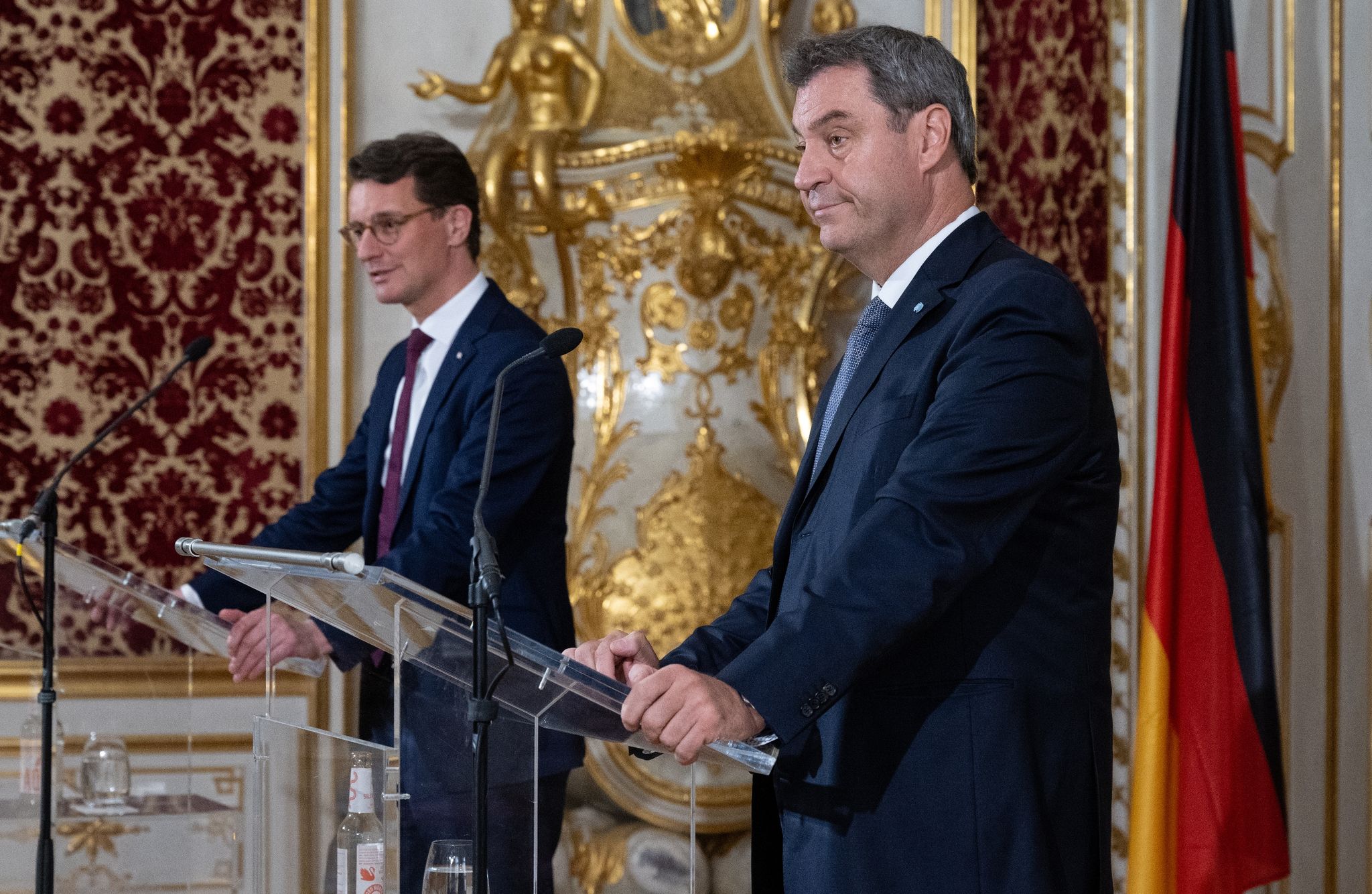 Flüchtlingspolitik: Söder und Wüst erhöhen Druck auf Berlin