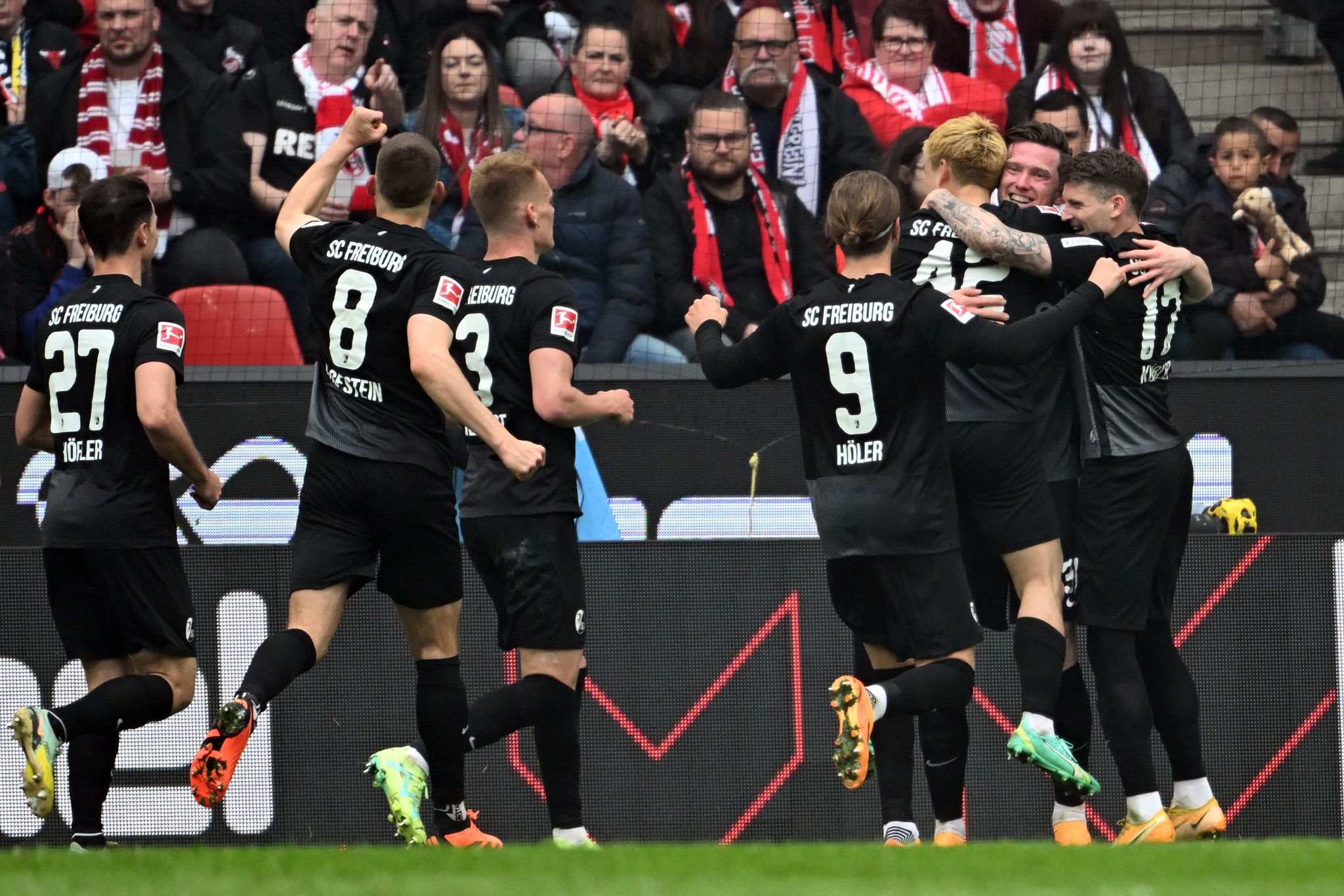 Freiburg und Leipzig siegen – Schalke dreht Partie