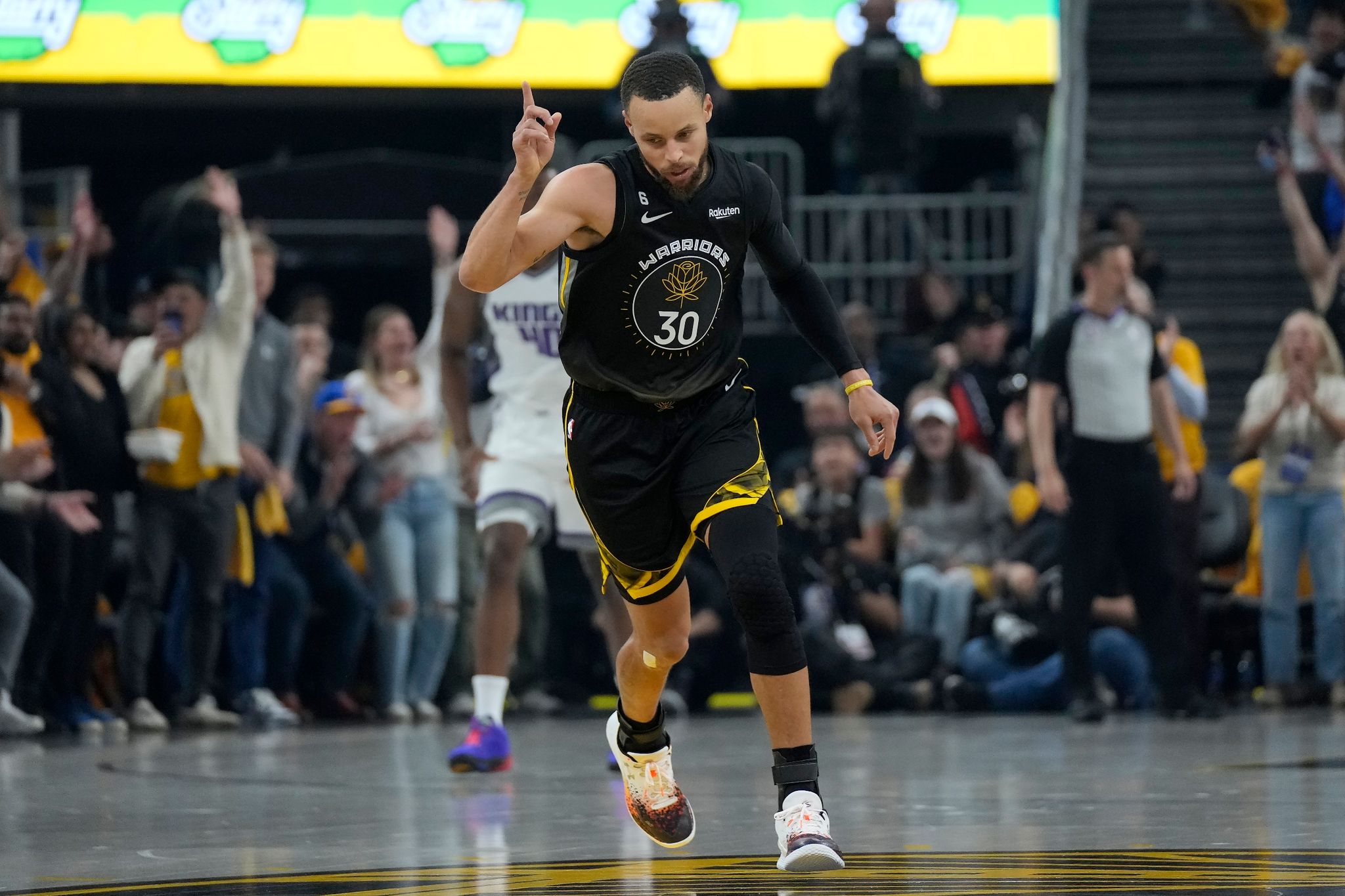 NBA-Titelverteidiger Golden State verkürzt gegen Sacramento