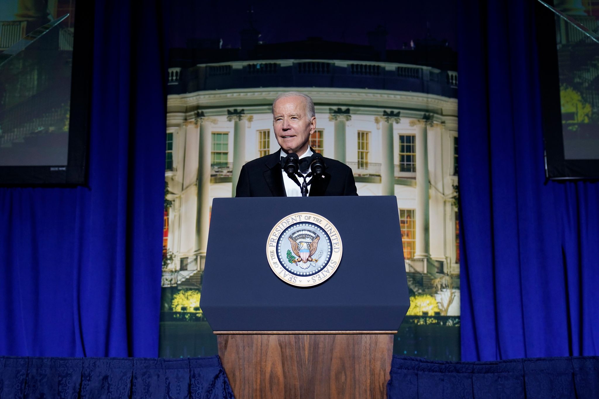 Biden verteidigt bei Mediengala Freiheit der Presse