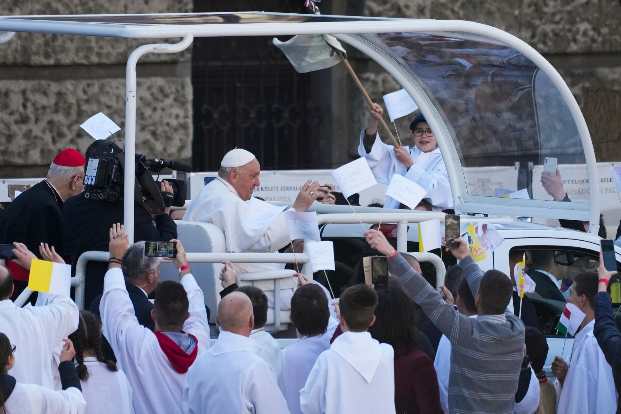 Papst feiert Messe in Ungarn: «Bitte: Öffnen wir die Türen»