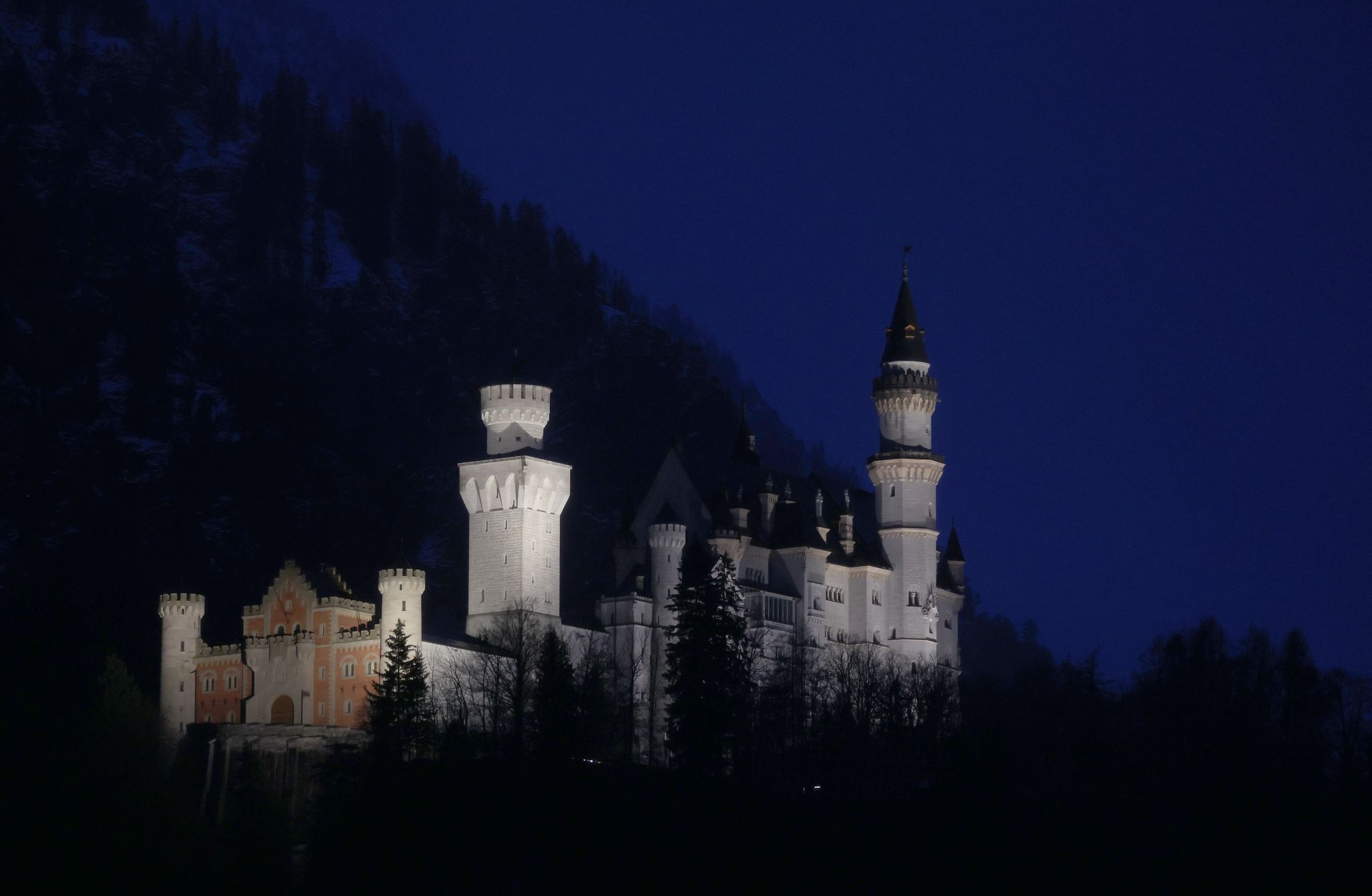 Schloss Neuschwanstein wird wieder beleuchtet