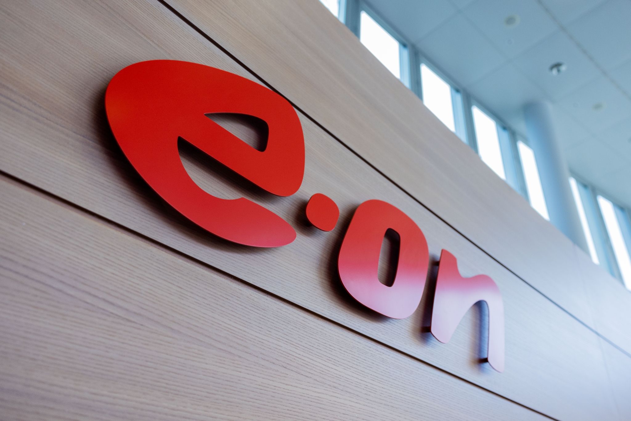Eon kündigt Preissenkungen für Strom und Erdgas an