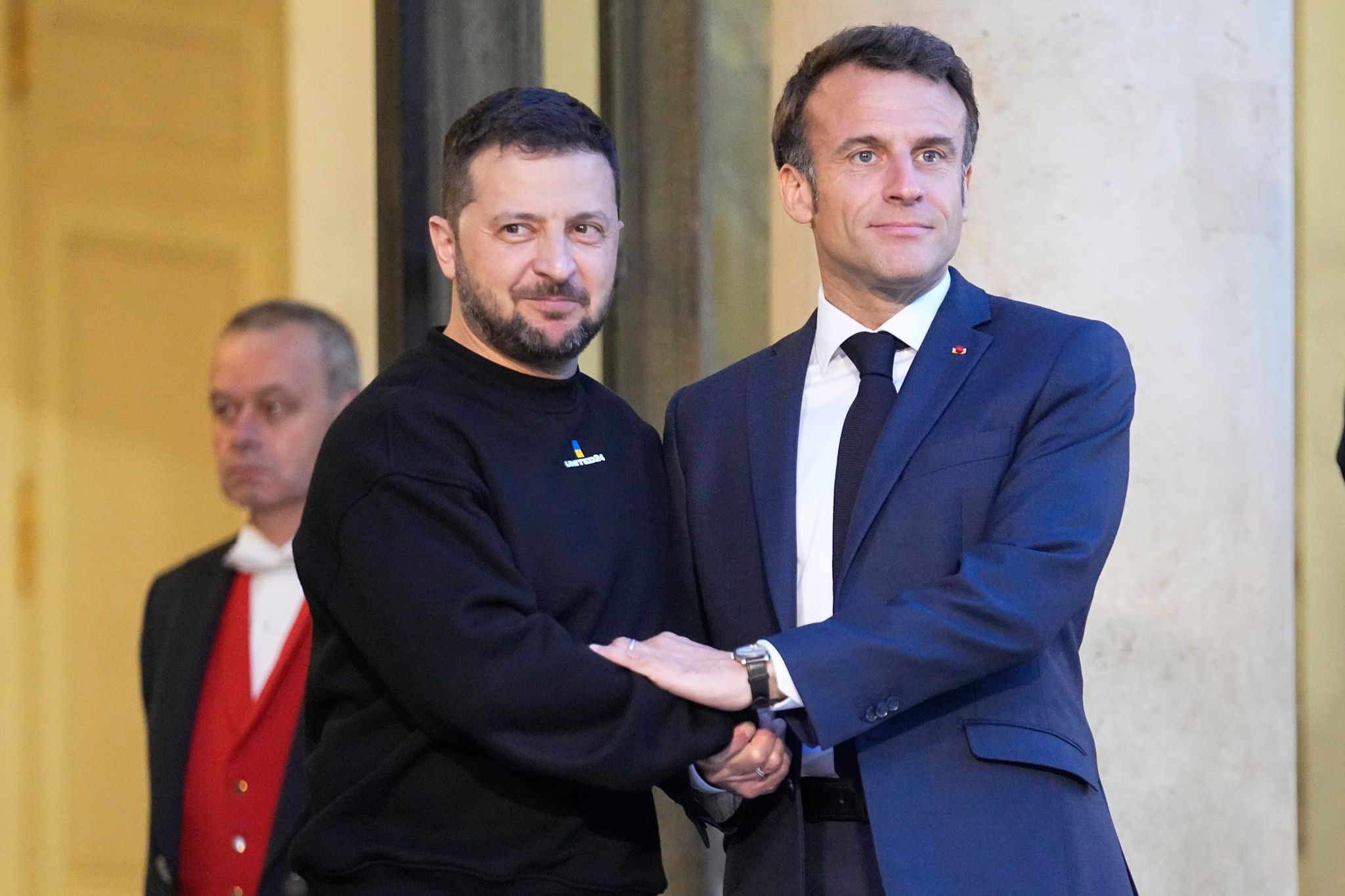 Paris stellt Ukraine neue Militärhilfe in Aussicht