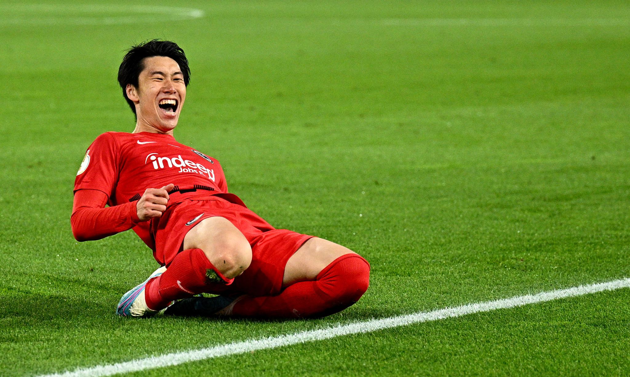 Videobeweis in Nachspielzeit: Frankfurt zieht ins Finale ein