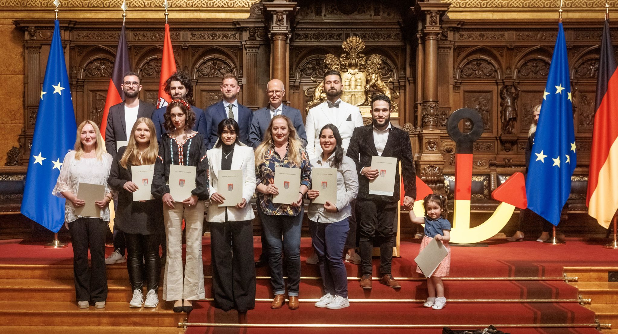 So viele Einbürgerungen in Deutschland wie zuletzt 2002