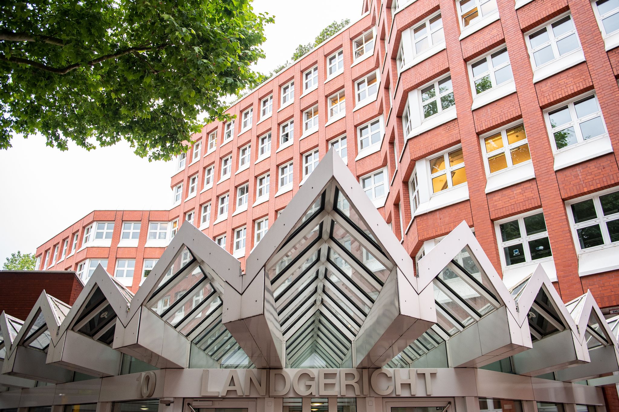 Krankenschwester vergewaltigt und getötet: Lebenslange Haft