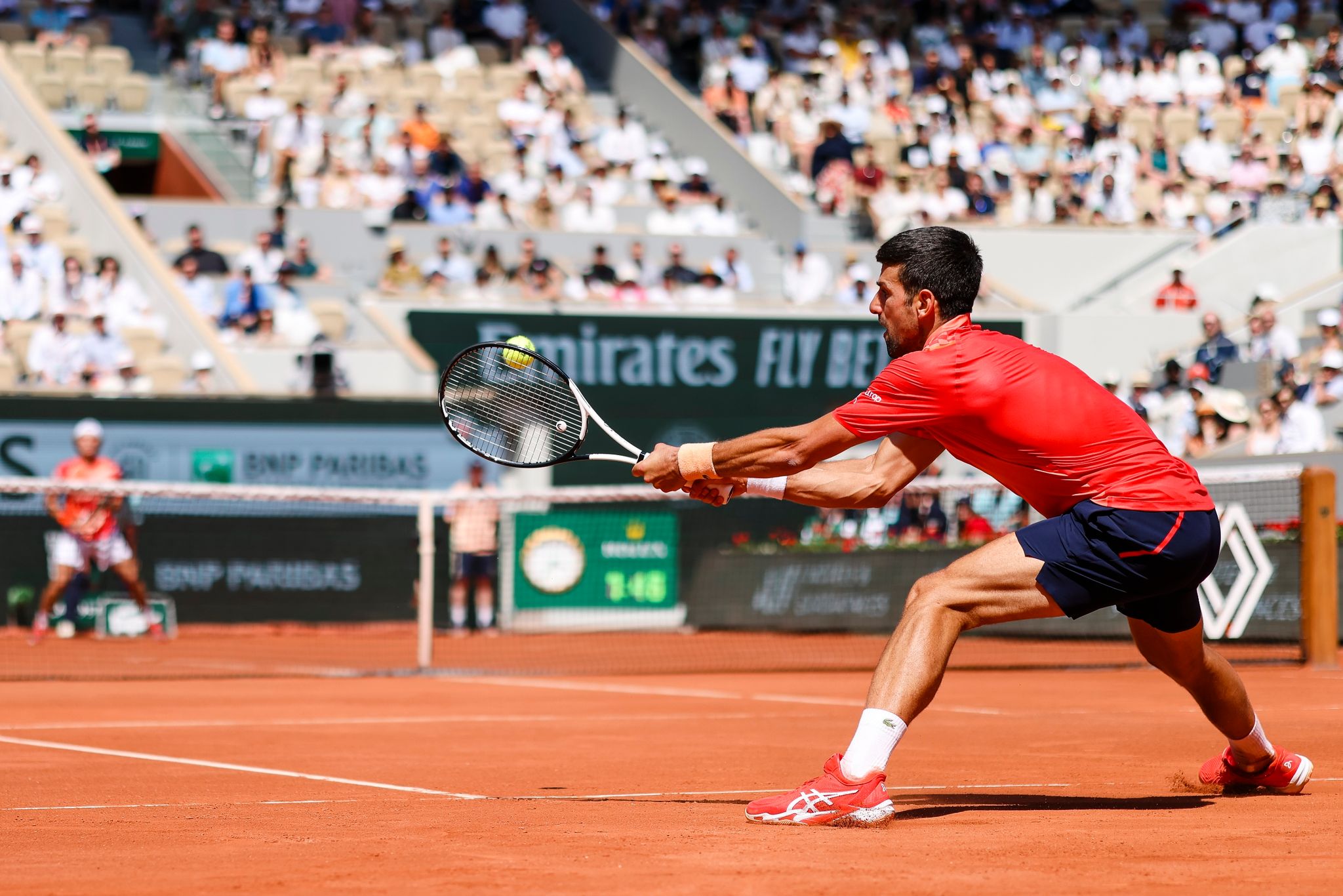 Alcaraz und Djokovic bei French Open locker weiter