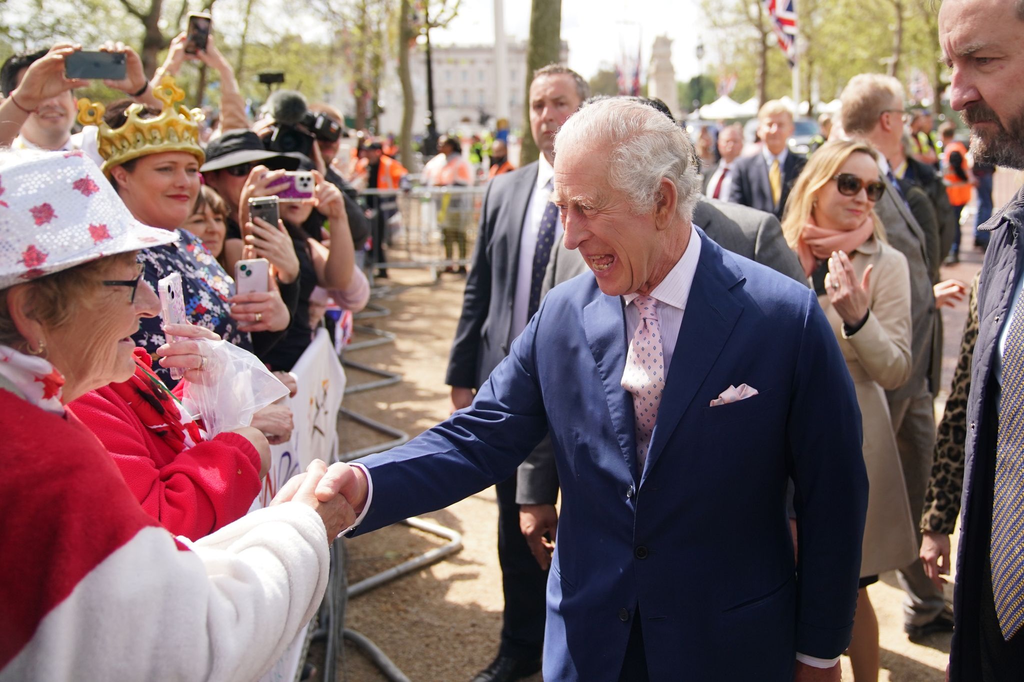 König Charles führt Royals in ungewisse Zukunft