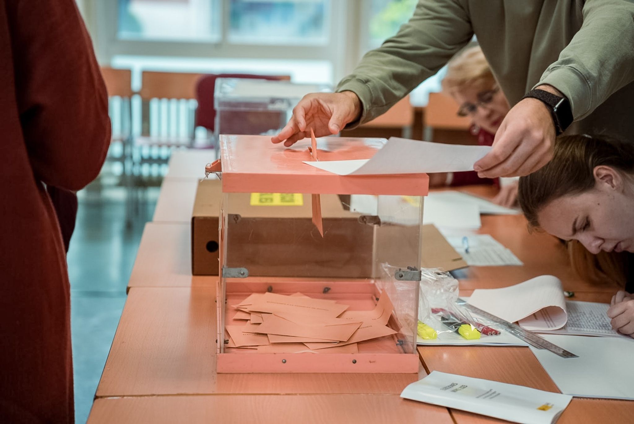 Nach Linken-Debakel – Sánchez zieht Parlamentswahl vor